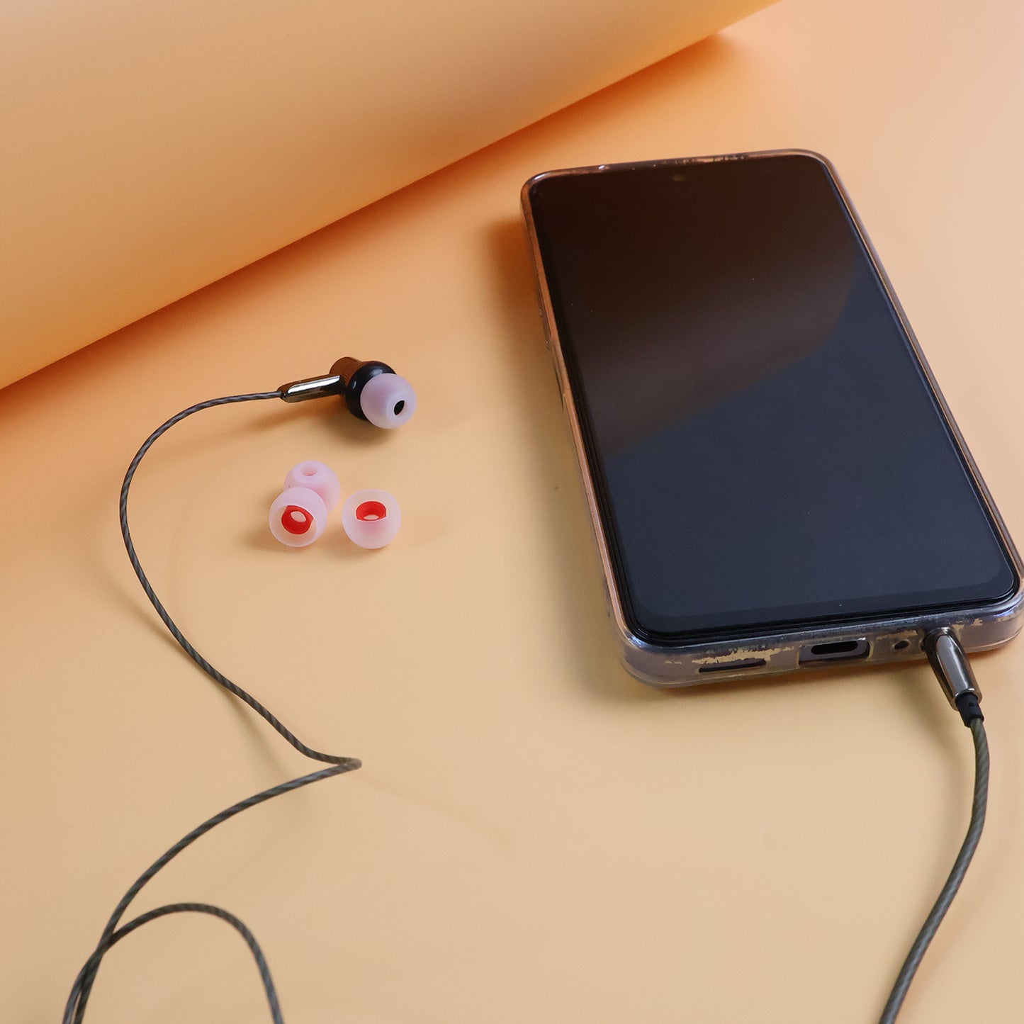 4 Pc Silicone Earbud Tips - Soft In-Ear Replacements for TWS & Wired Earphones - Happy Price - Image 3