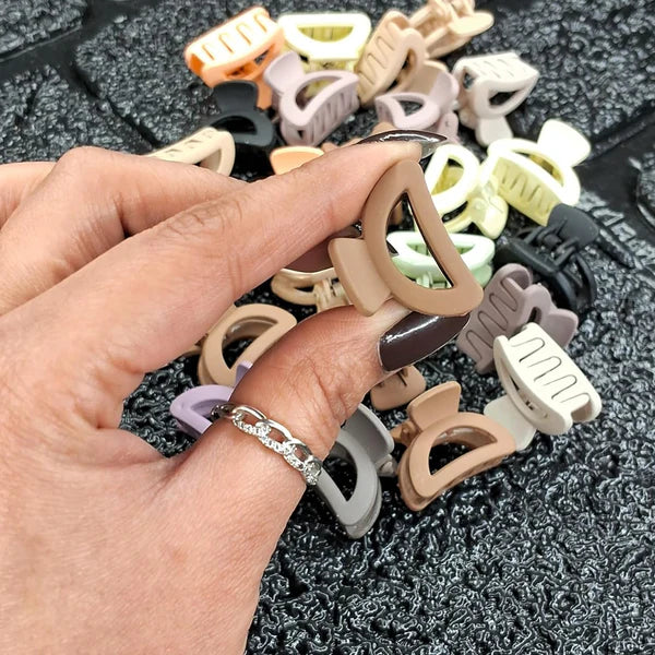 Plastic Small Hair Clips For Girls Kids Hair Accessories (3 Pcs Set Mix Color Design) - Happy Price - Image 4