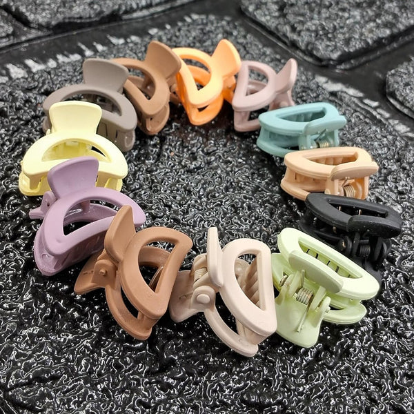 Plastic Small Hair Clips For Girls Kids Hair Accessories (3 Pcs Set Mix Color Design) - Happy Price - Image 3