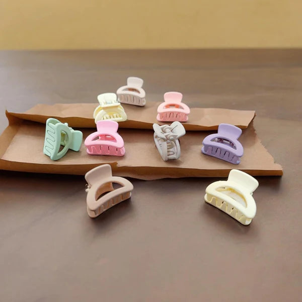 Plastic Small Hair Clips For Girls Kids Hair Accessories (3 Pcs Set Mix Color Design) - Happy Price - Image 1
