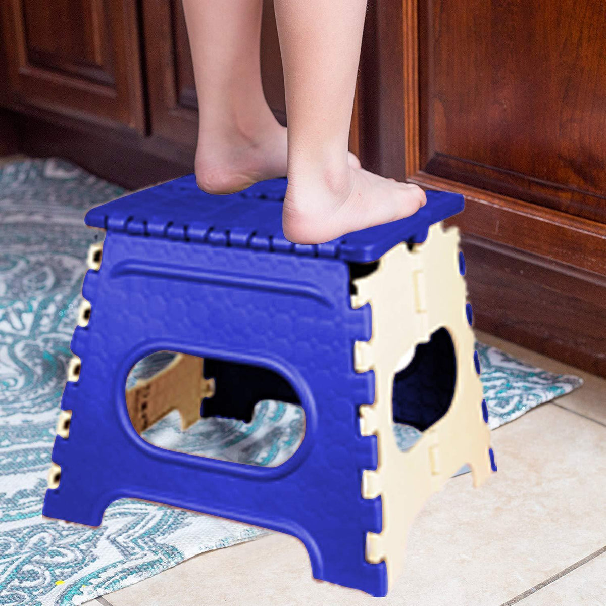 2 Inch Plastic Folding Step Stool For Kids And Adults With Handle (Multicolor) - Happy Price - Image 2
