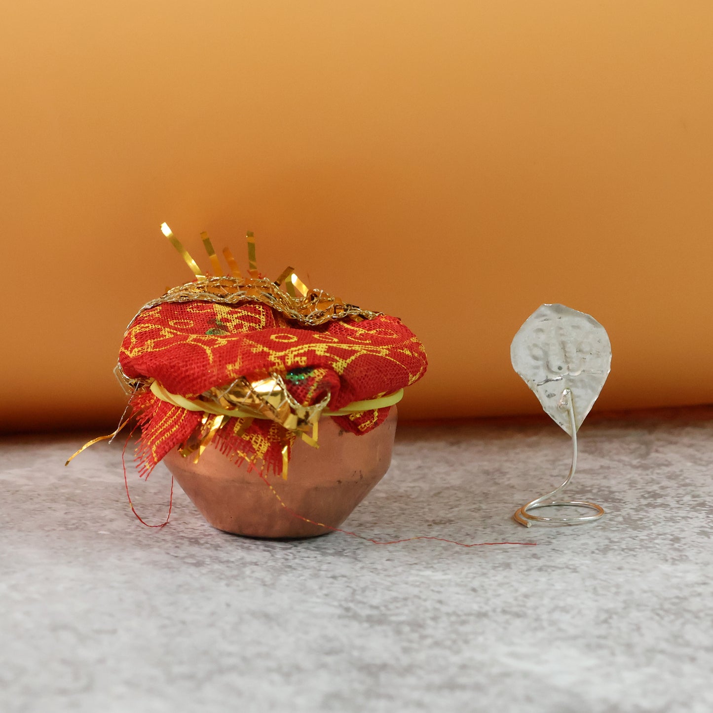 Decorative Vastu Kalash Pooja Set - Copper-Style Mini Kalash with Sacred Tokens (1 Set) - Happy Price - Image 7