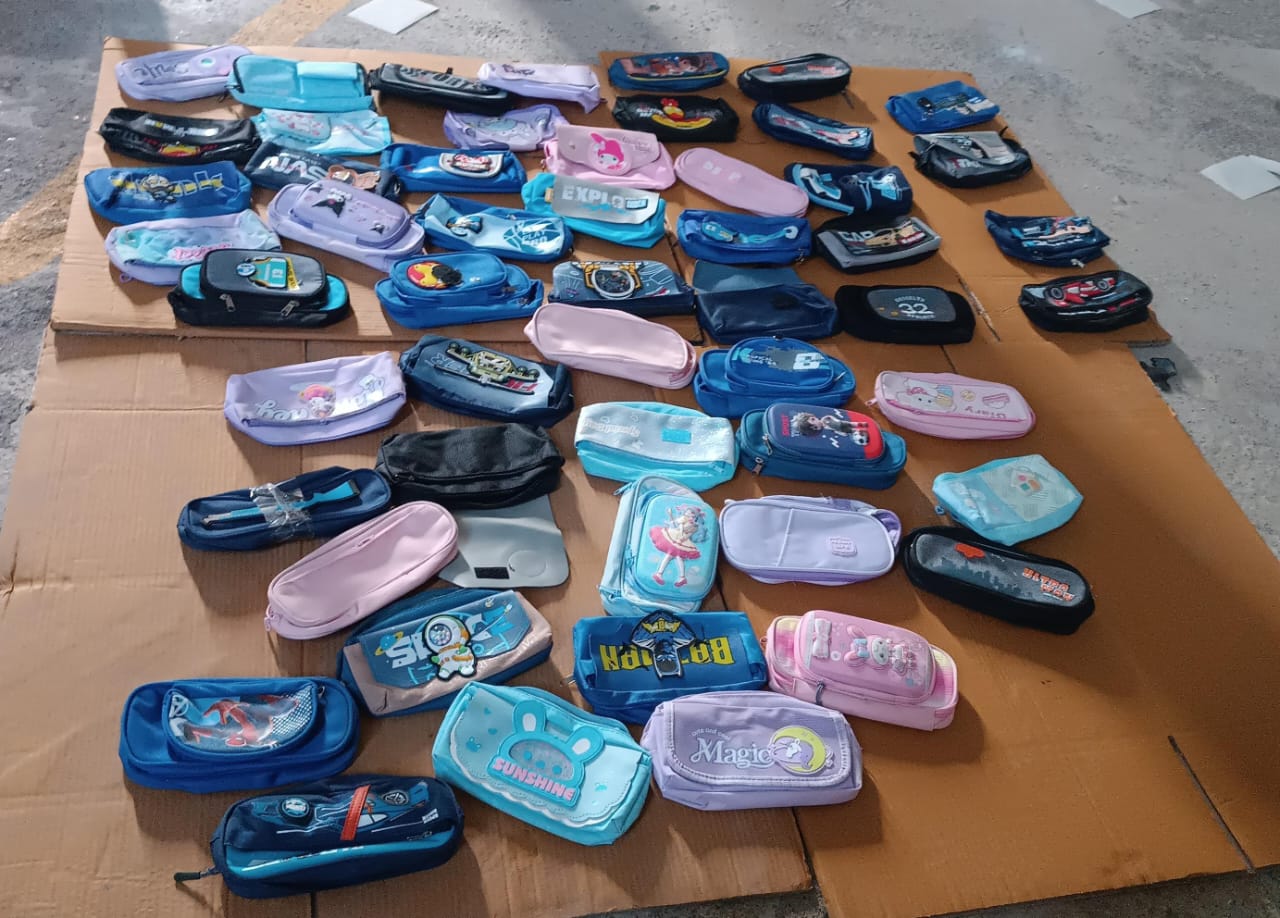 Stylish Mix Design Pouch for Makeup & Accessories (1 Pc) - Happy Price - Image 7