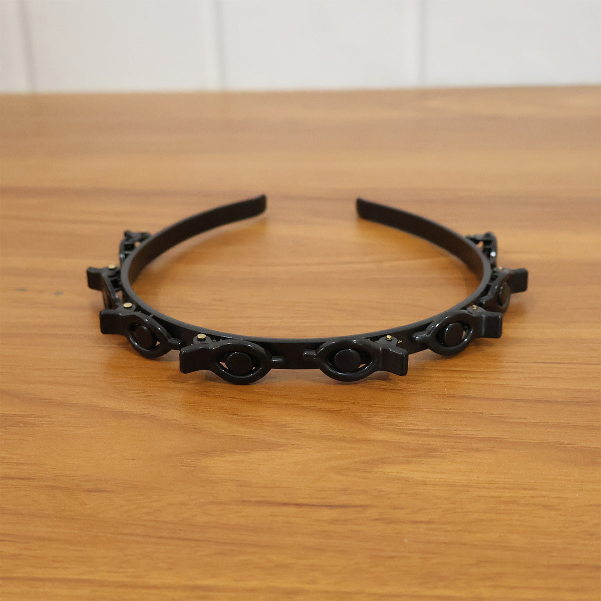 Adjustable Clip-On Hair Styling Headband with Mini Claws (1 Pc) - Happy Price - Image 7