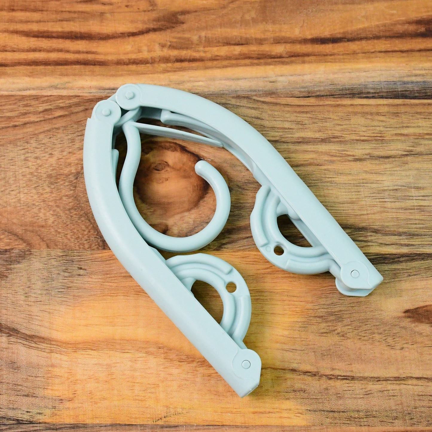 Portable Folding Hangers - Compact & Lightweight for Travel (1 Pc) - Happy Price - Image 7