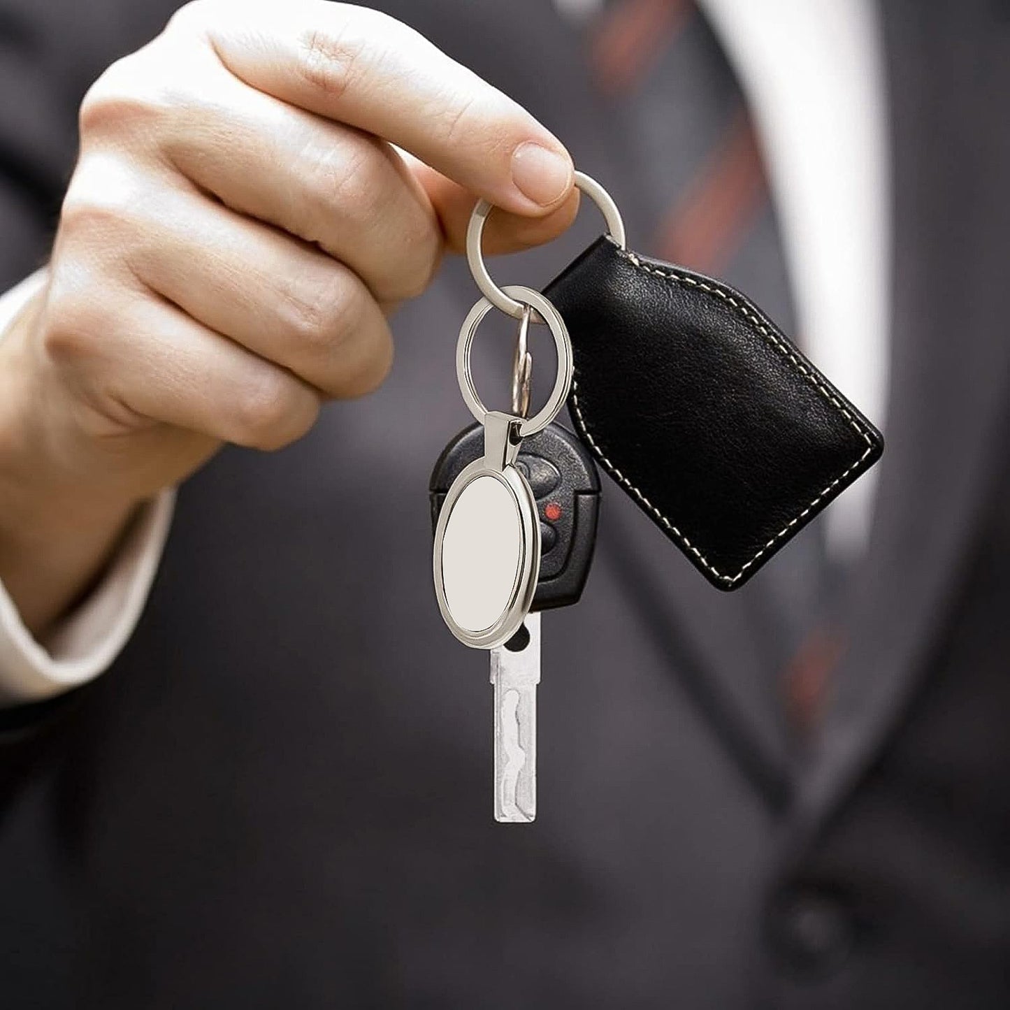 Elegant Oval Shape Metal Keychain For Personal Use - Happy Price - Image 6