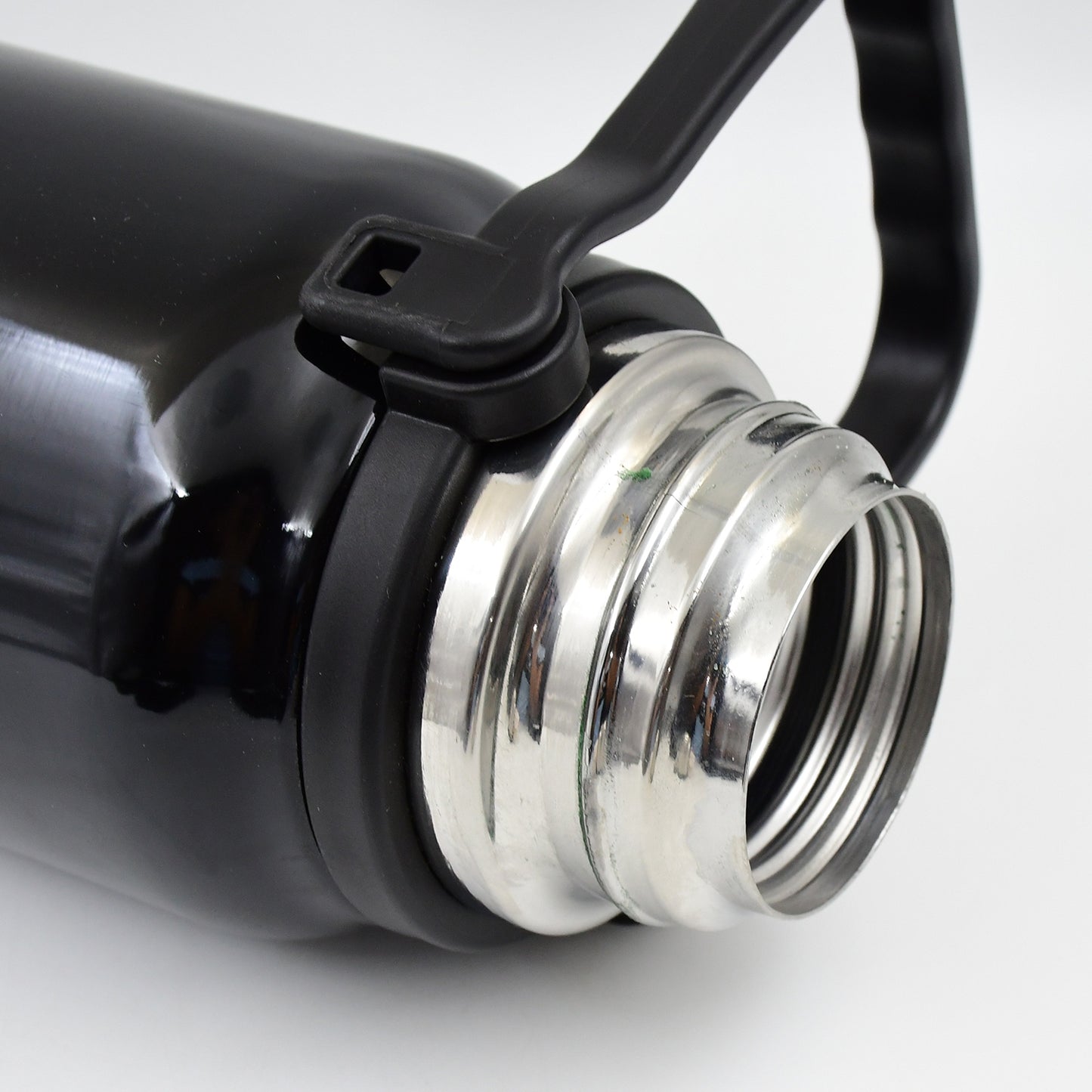 Stainless Steel Water Bottle Vacuum Insulated Cup Bottle (1200 Ml) - Happy Price - Image 6