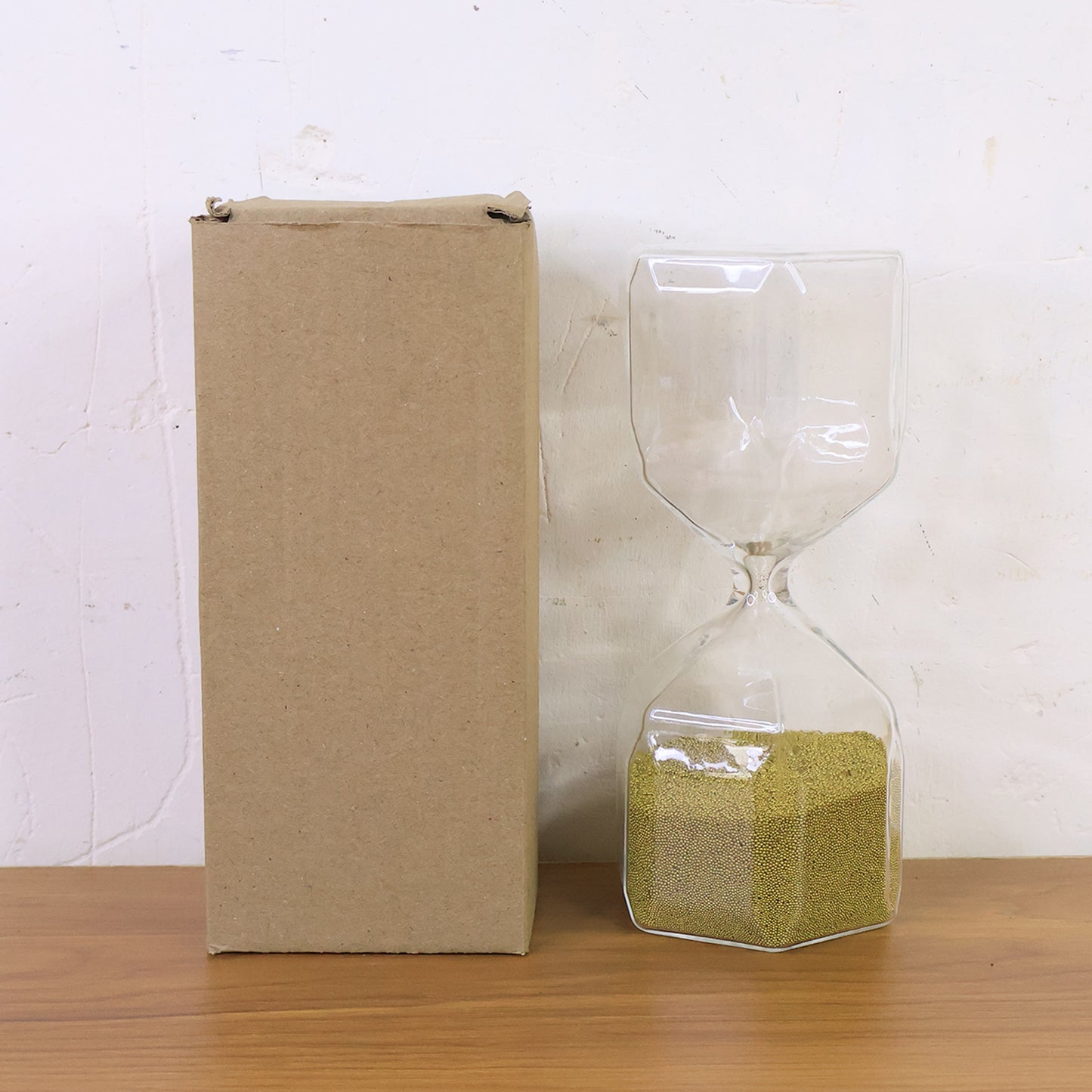 Faceted Glass Sand Timer - 4 Minute Decor Piece (1 Pc) - Happy Price - Image 6