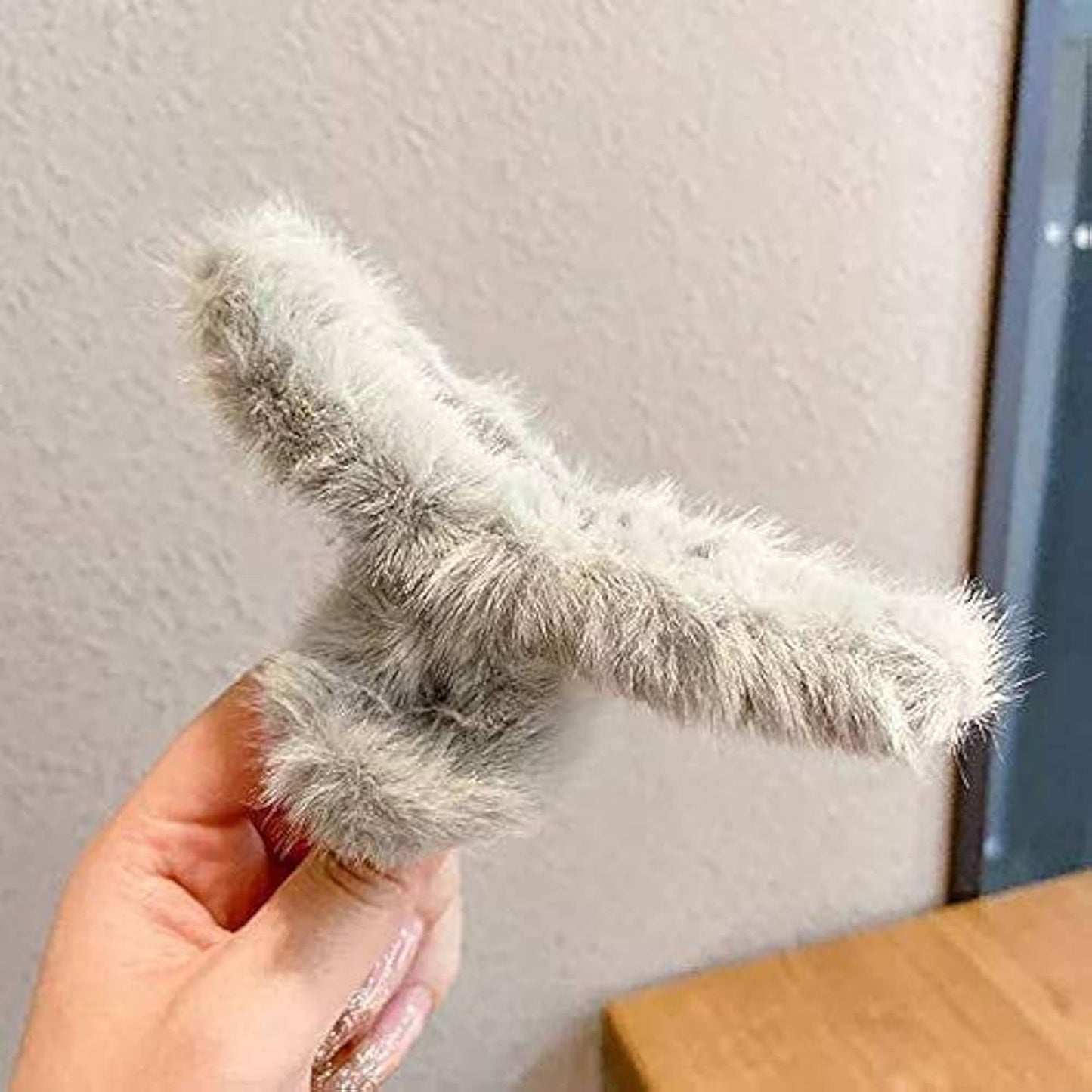 Large Plush Hair Claw Clips Plastic Fluffy Hair Claw Hair (1 Pc Mix Color) - Happy Price - Image 3
