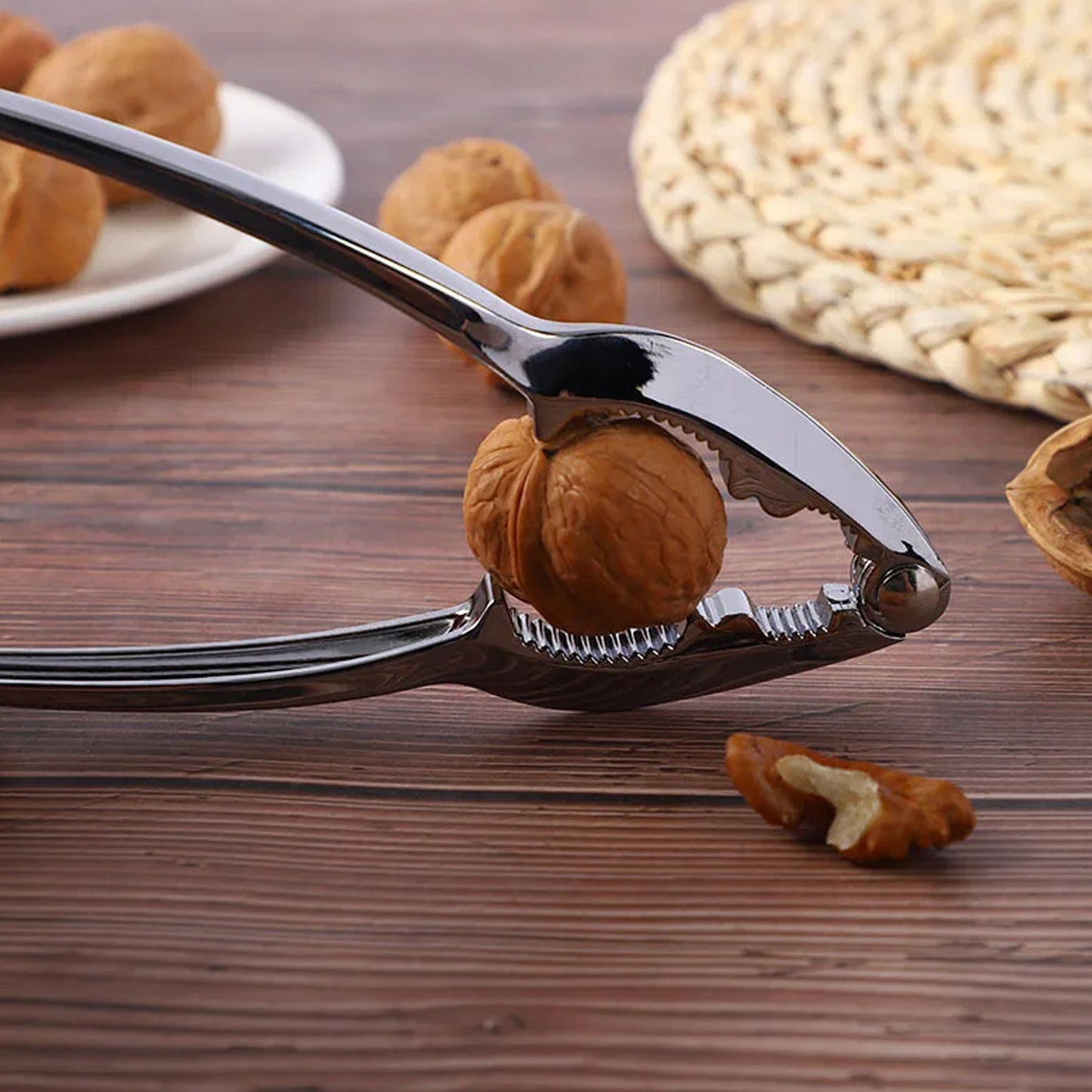 Small Walnut Cracker Luxury Die Cast Stainless Alloy Nut Cutter Walnut Clamp Plier Portable Smart Walnut Akhrot Household Open Core Pliers For All Nuts - Happy Price - Image 4