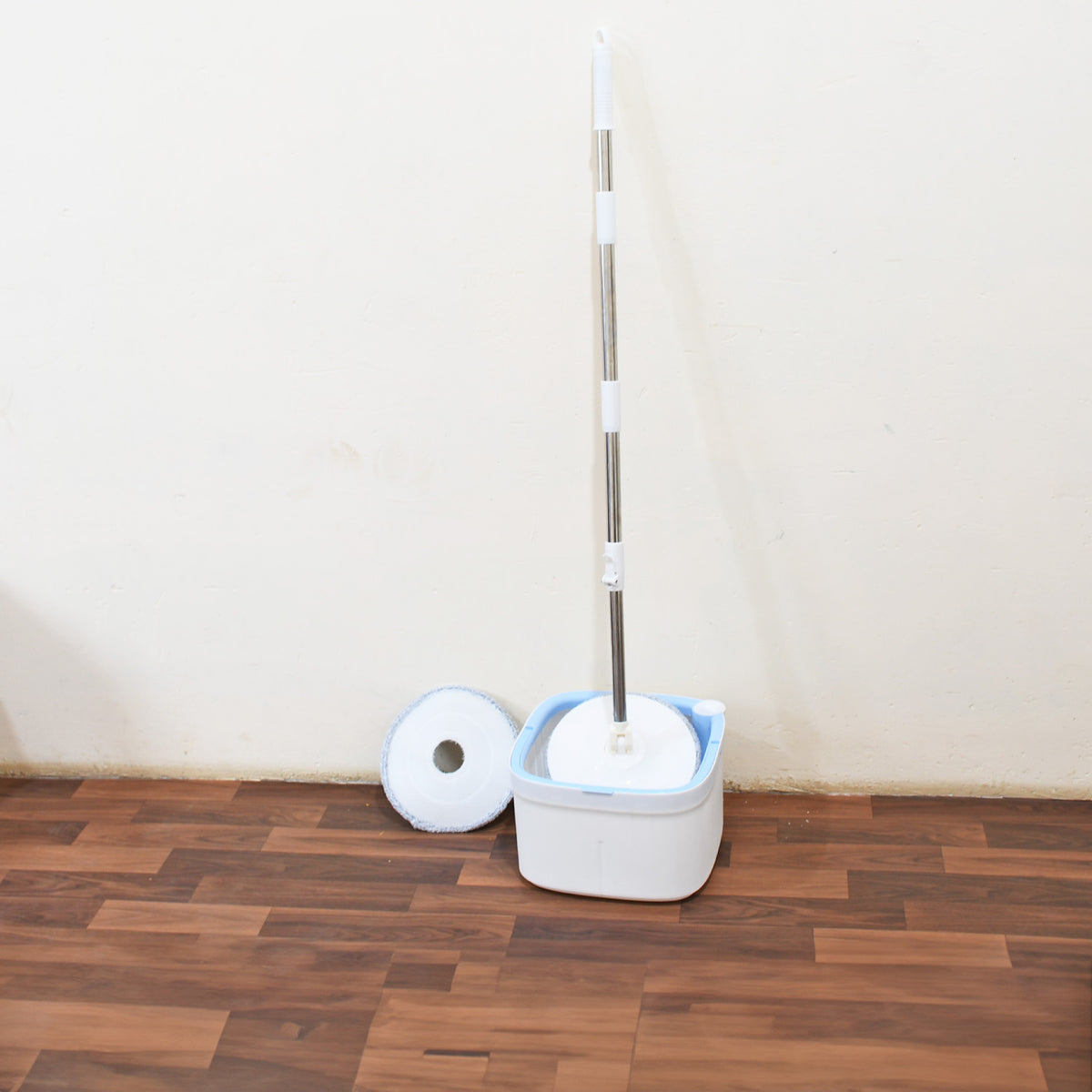 Round Shape Mop Head With 1 Pad Extra Clean Water Spin Mop With Separate Water Bucket Suitable For All Types Of Flooring Separates Dirty And Clean Water Wet - Happy Price - Image 5