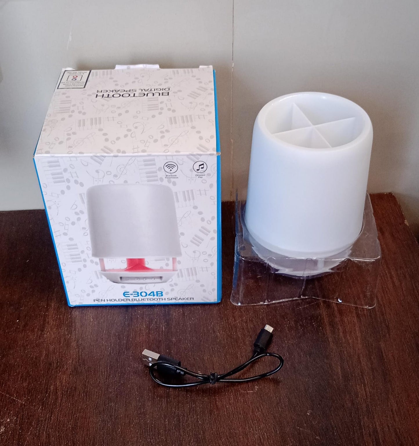 Multifunctional 4 Compartment Pen Holder With Bluetooth Speaker 5 W Bluetooth Speaker Laptop Desk Speaker Table Lamp Night Lamp Smart Color Changing Pen Stand Wireless Bluetooth Speaker - Happy Price - Image 7