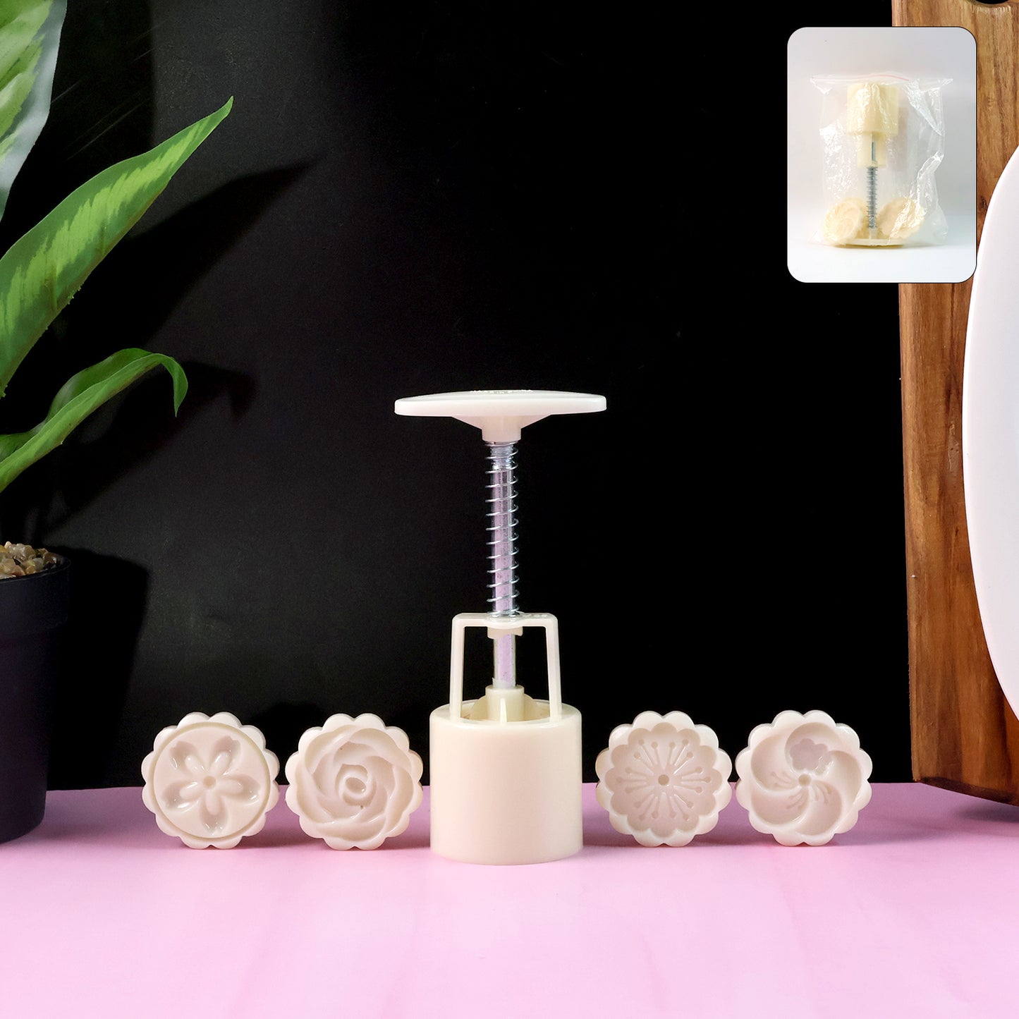 4-in-1 Spring Press Cookie & Pastry Mold Set with Floral Stamps - Happy Price - Image 2