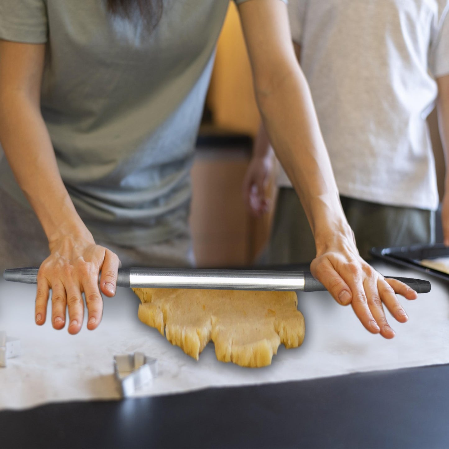 Durable Black Plastic Rolling Pin for Kitchen Use - Happy Price - Image 2