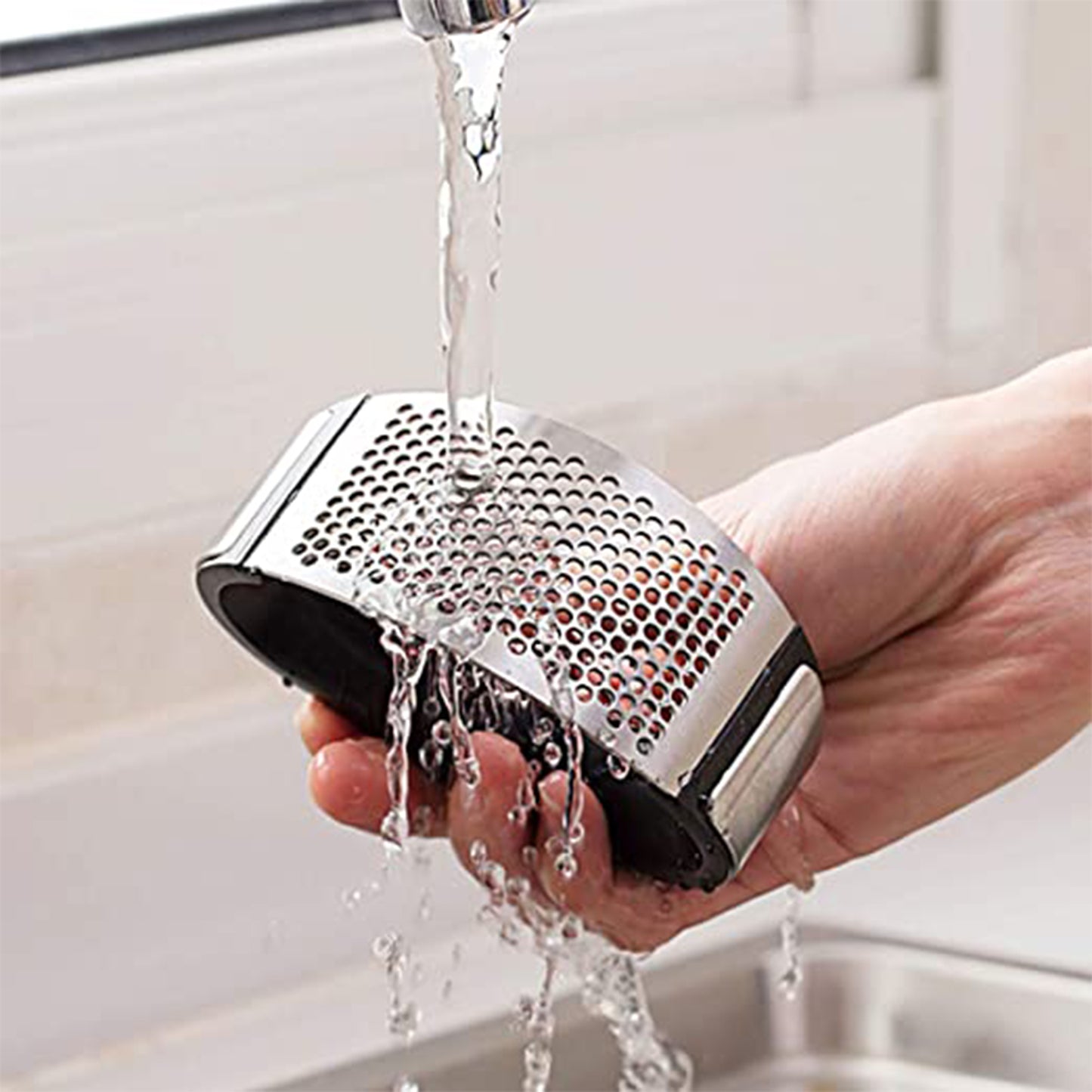 Multipurpose Garlic Presser Squeeze Press Crusher Stainless Steel Kitchen Tools Quick Handy Ginger Garlic Crusher - Happy Price - Image 7