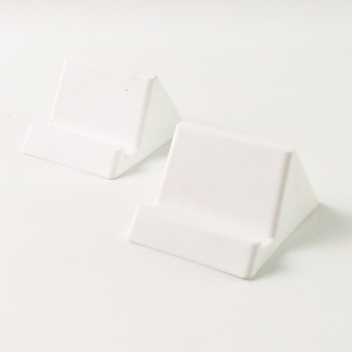 Compact Plastic Mobile Phone Holder Stand (2 Pc Mix Color) - Happy Price - Image 2