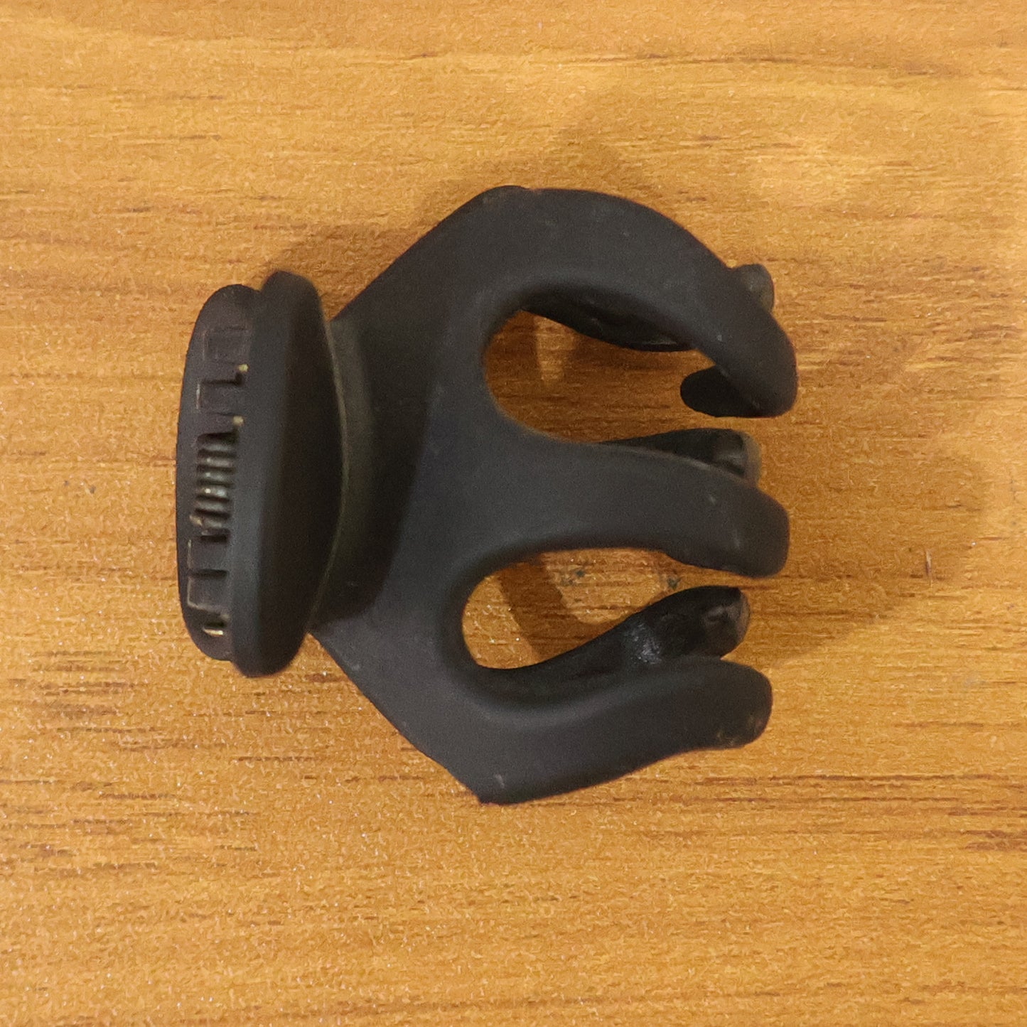 Matte Finish Hair Claw Clip (1 Pc) - Strong Grip Styling Accessory - Happy Price - Image 7