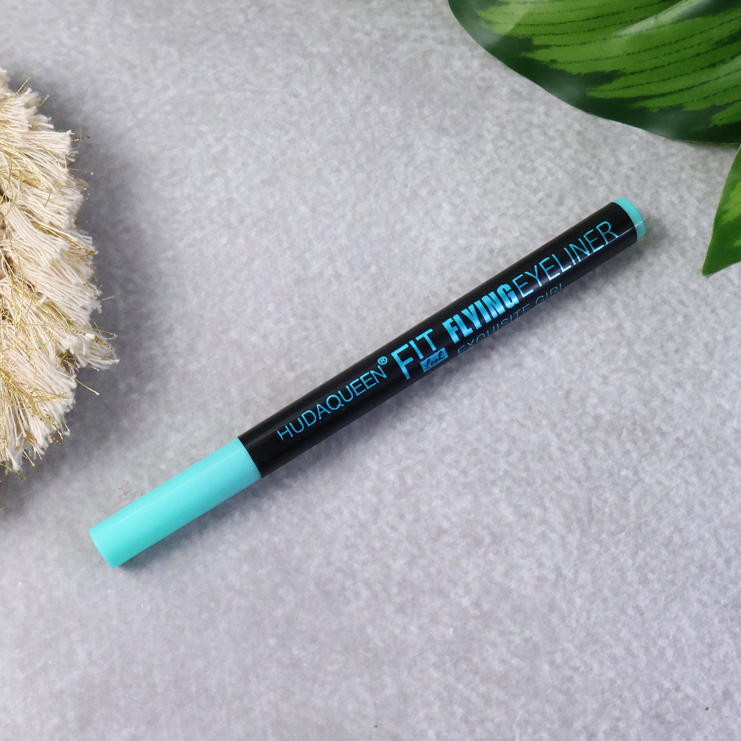 Precision Liquid Eyeliner Pen - Ultra Black, Waterproof, Quick Dry (1 Pc, 3 ml) - Happy Price - Image 2