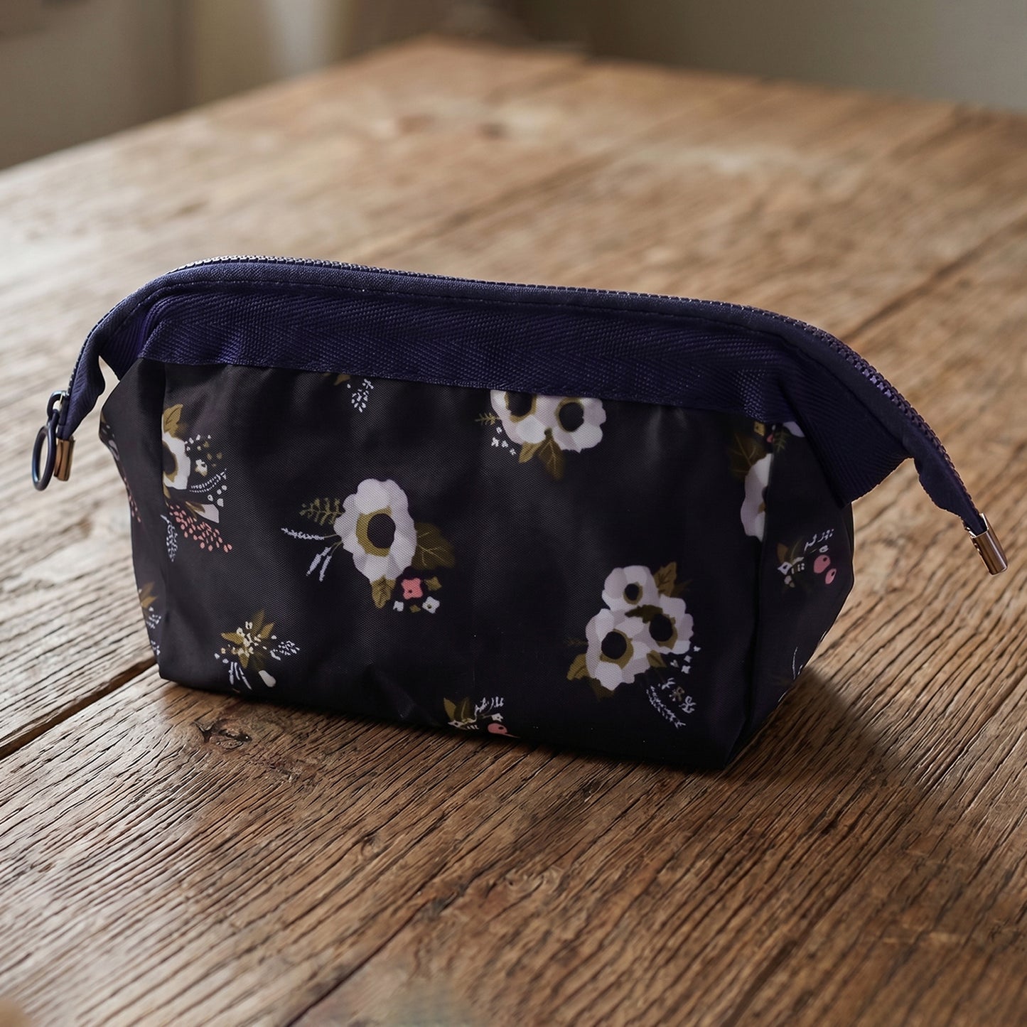 Stylish Multipurpose Cosmetic Storage Pouch Bag (1 Pc 18x12 Cm)