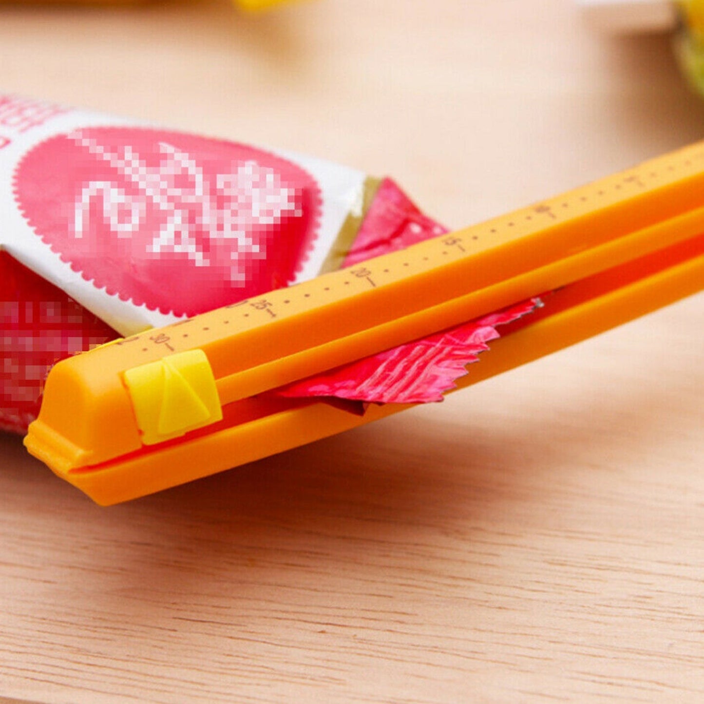 4 Pc Food Sealing Clip Used For Sealing Of Packed Food Stuffs And Items To Prevent Them From Contamination. - Happy Price - Image 3