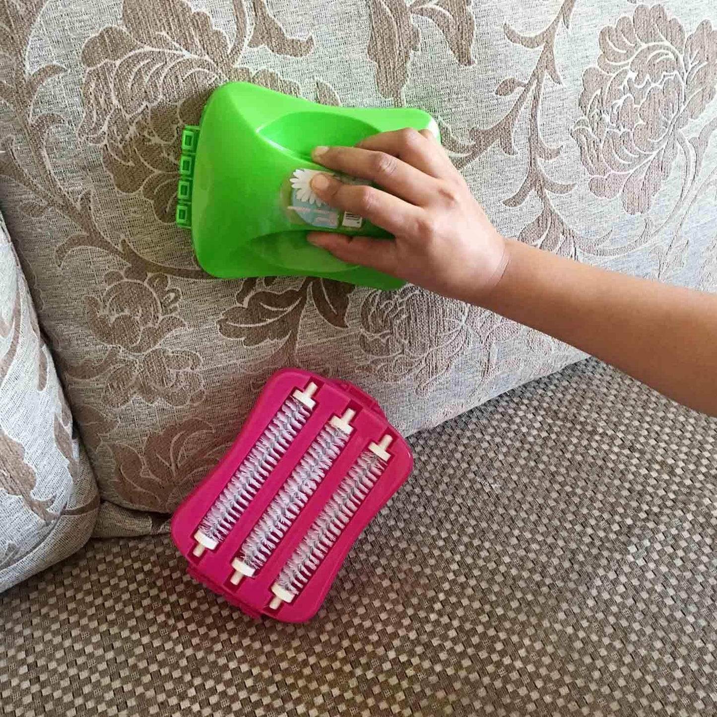 Plastic Handheld Carpet Roller Brush Cleaning With Dust Crumb Collector Wet And Dry Brush - Happy Price - Image 5