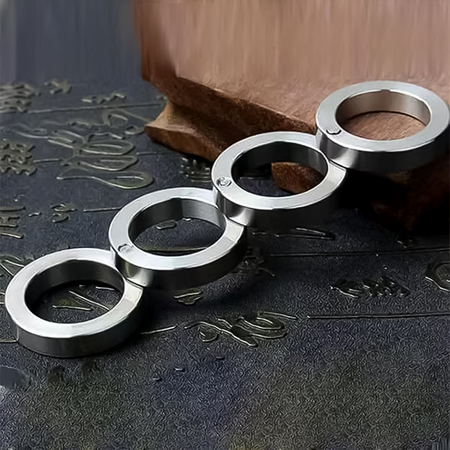Portable 4 Finger Ring Unique Rotating Folding Ring (1 Set) - Happy Price - Image 3