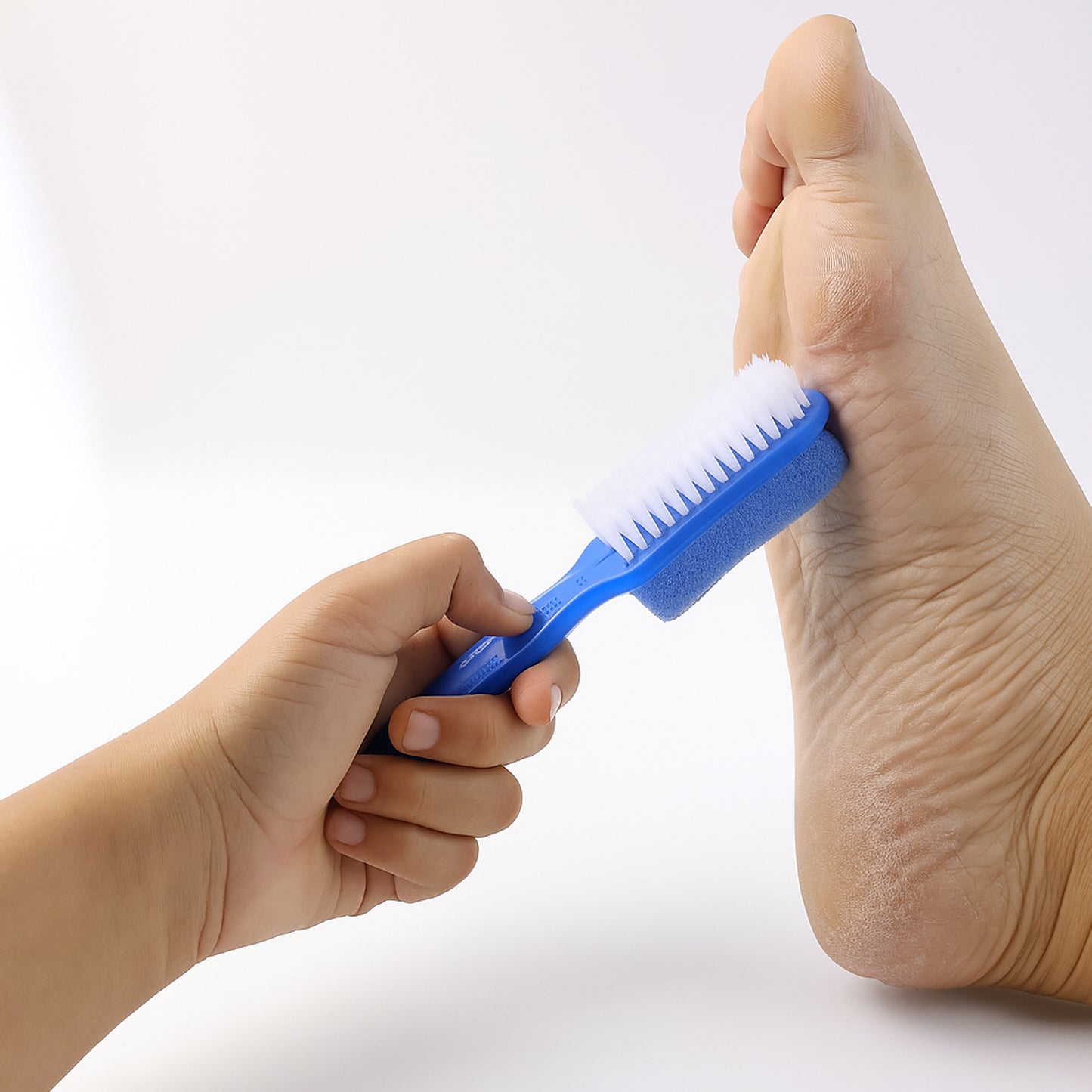 2-in-1 Foot Scrubber Brush with Pumice Stone for Smooth Heels - Happy Price - Image 3