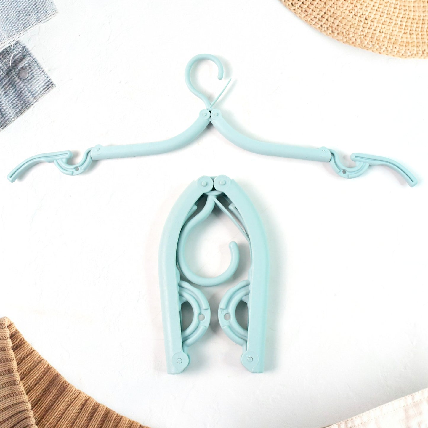 Portable Folding Hangers - Compact & Lightweight for Travel (1 Pc) - Happy Price - Image 3