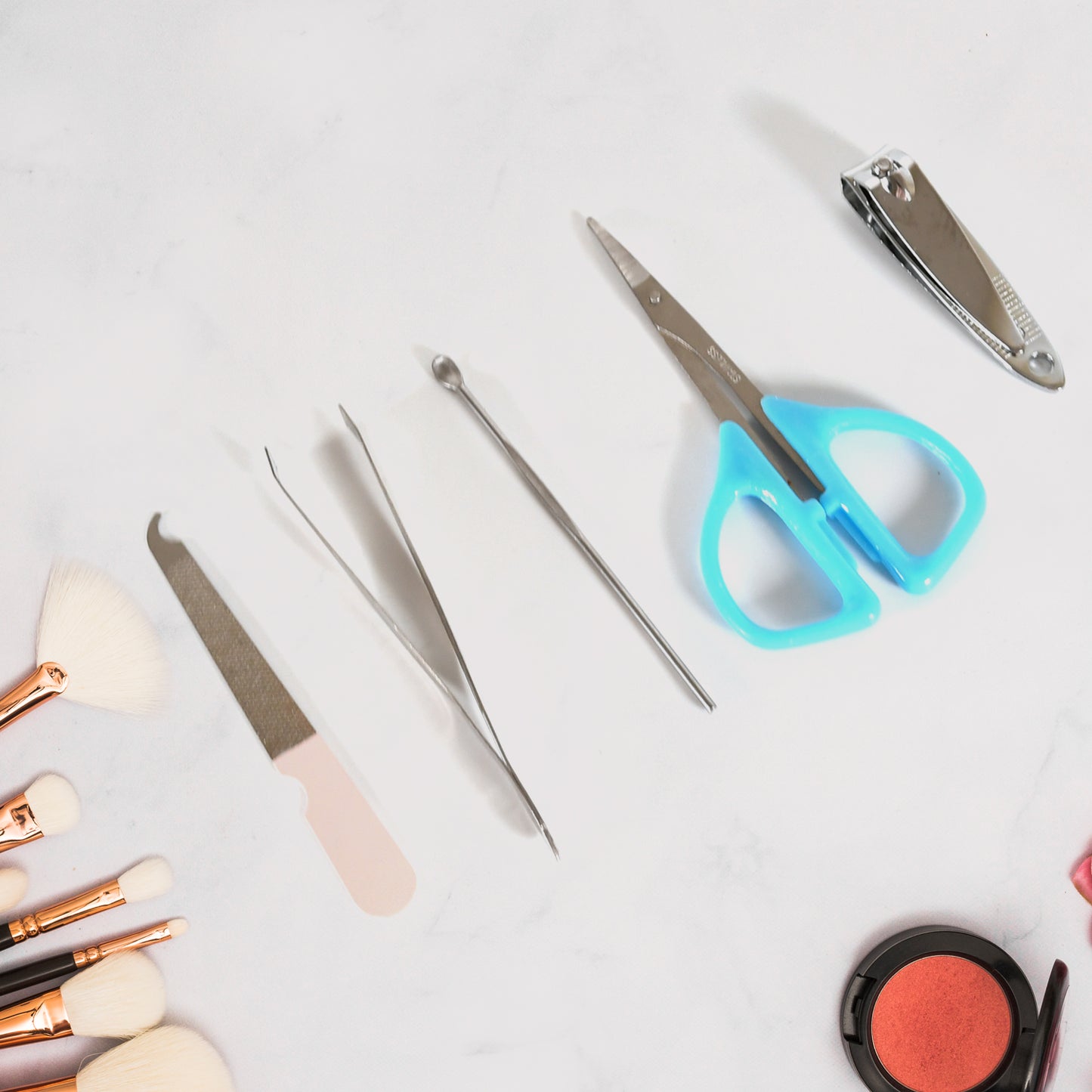 5 In 1 Stainless Steel Professional Manicure Set Nail Cutter For Women Nail Scissors Luxury Grooming Kit. - Happy Price - Image 4