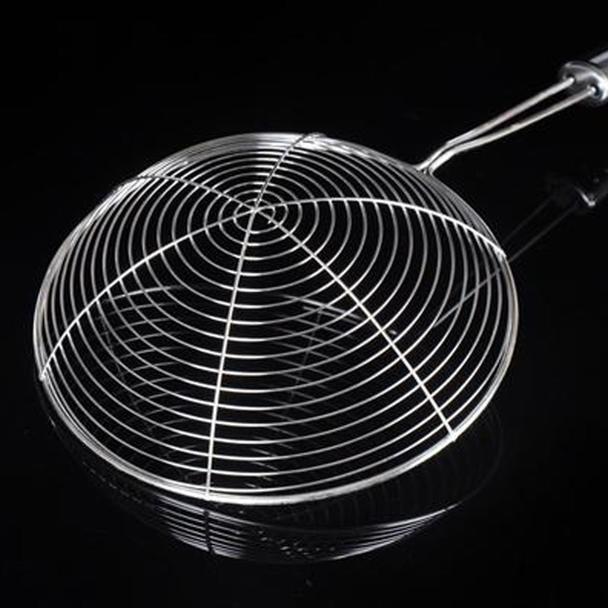 Large Oil Strainer To Get Perfect Fried Food Stuffs Easily Without Any Problem And Damage. - Happy Price - Image 3