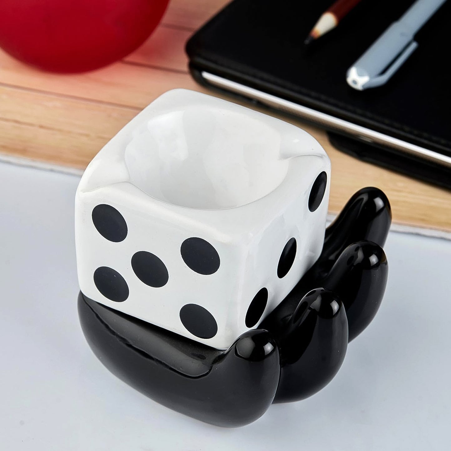 Ceramic Ashtray with Retro Design - Colourful Smoking Accessory for Home and Office - Great Price - Image 4