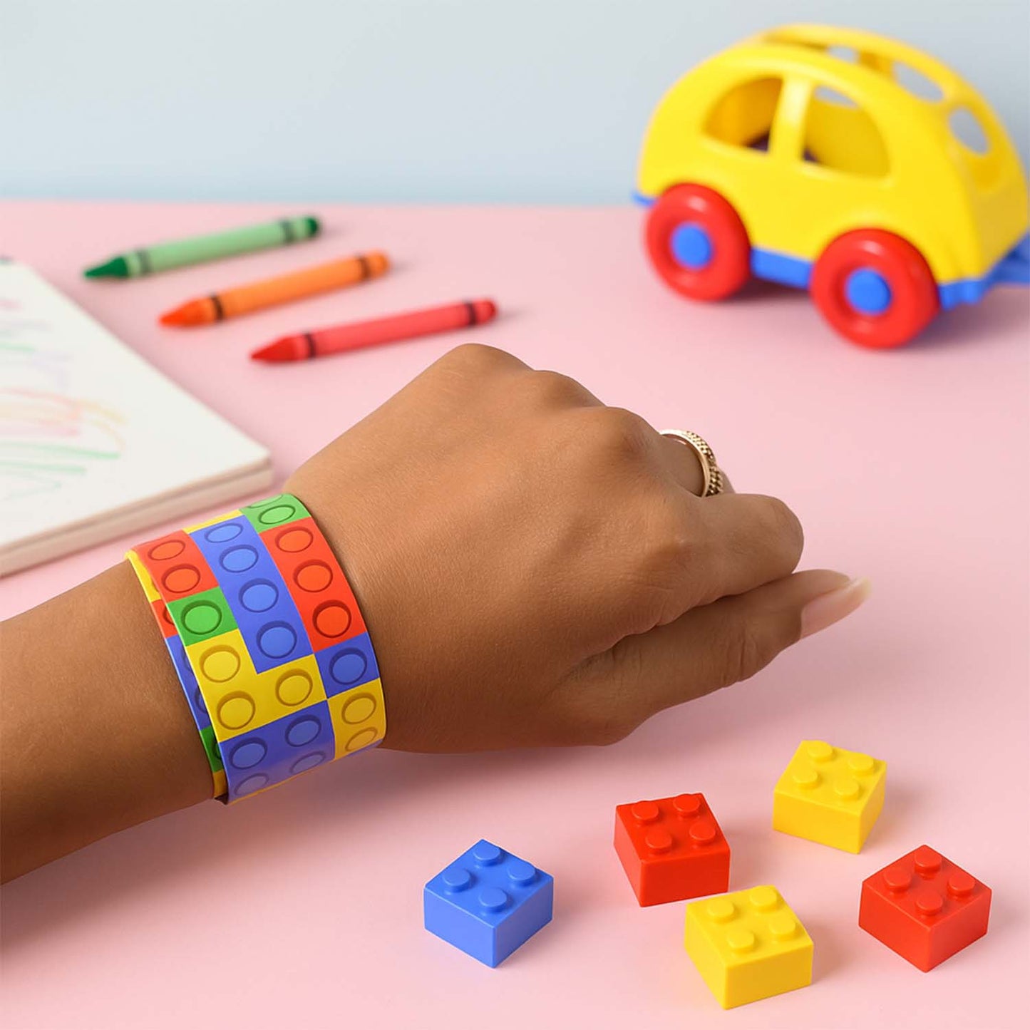 Colorful Brick Pattern Snap Bracelet Toy (1 Pc) - Fun Wristband for Kids - Happy Price - Image 3