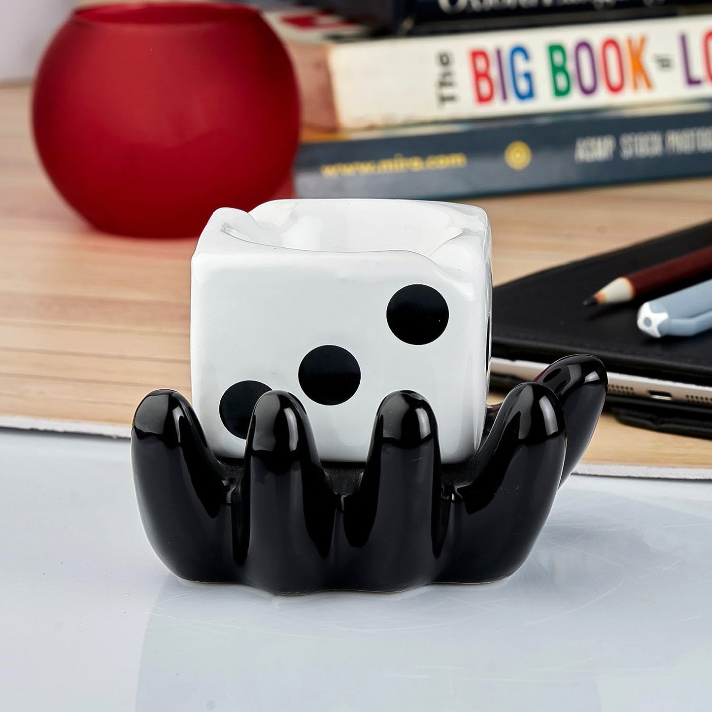 Ceramic Ashtray with Retro Design - Colourful Smoking Accessory for Home and Office - Great Price - Image 5