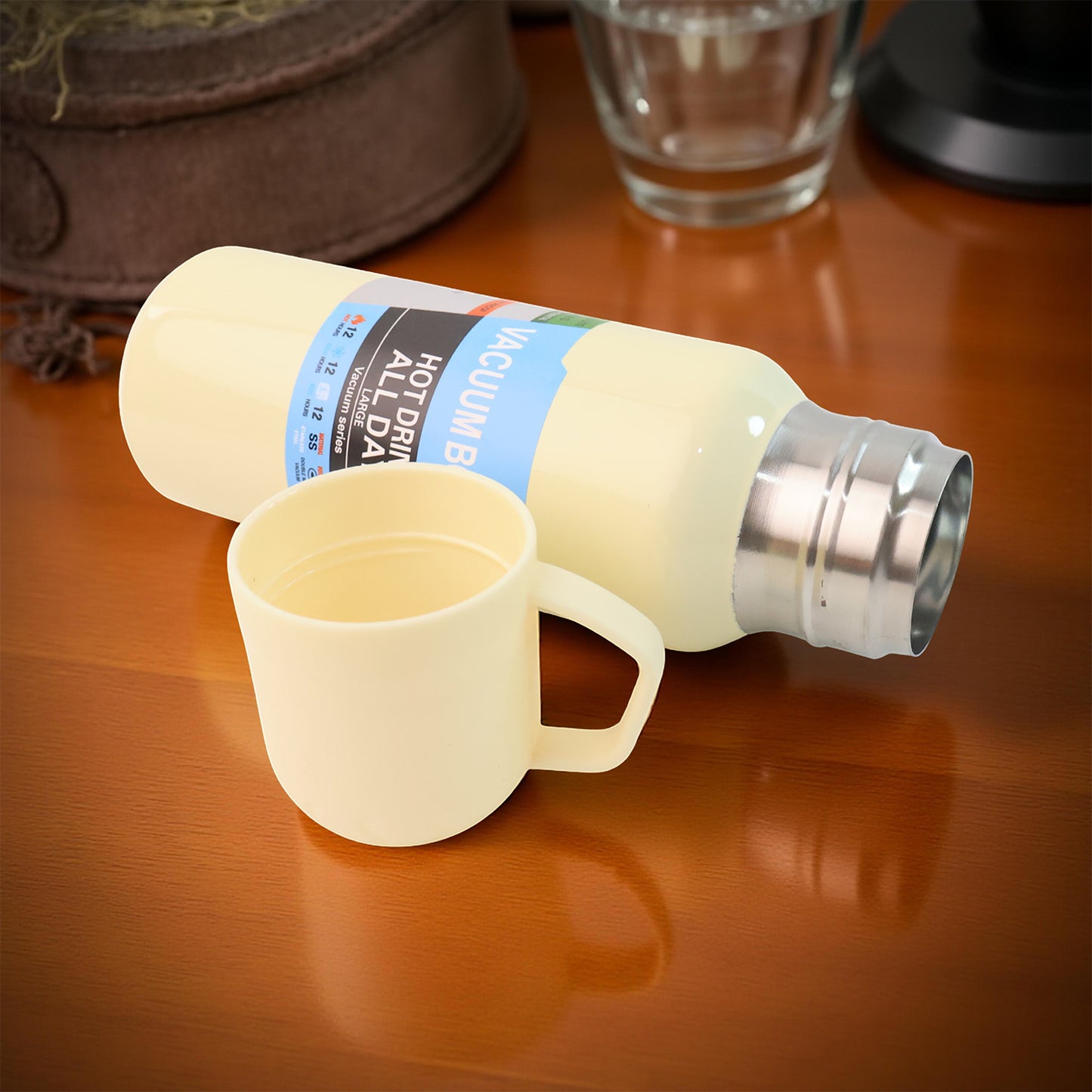 White Vacuum Flask Set Stainless Steel Thermos With 3 Cups Approx 500ml - Happy Price - Image 3