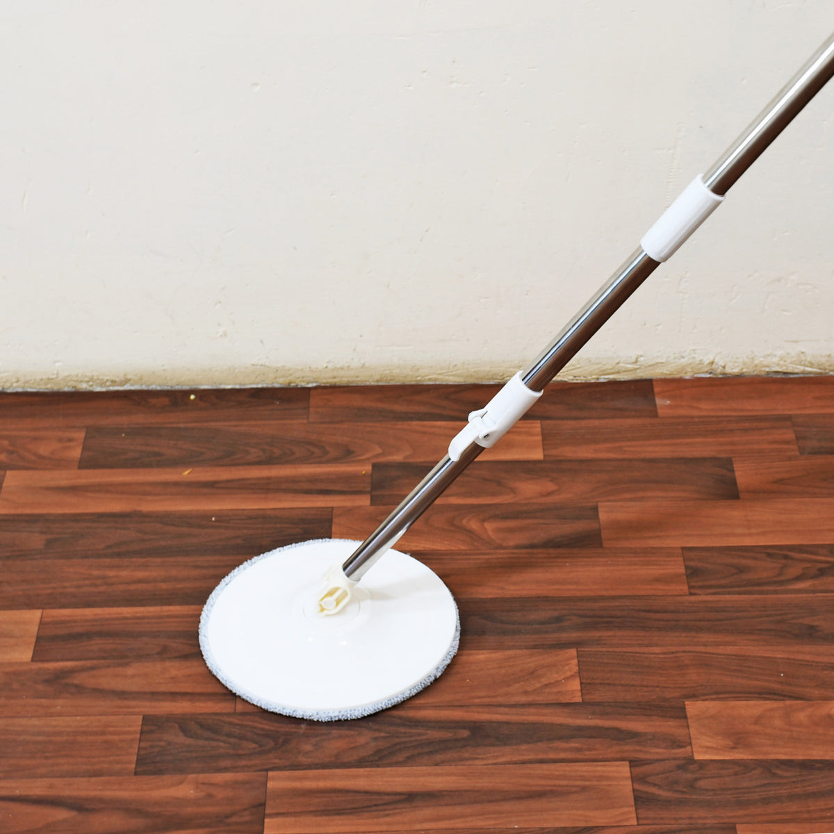 Round Shape Mop Head With 1 Pad Extra Clean Water Spin Mop With Separate Water Bucket Suitable For All Types Of Flooring Separates Dirty And Clean Water Wet - Happy Price - Image 3