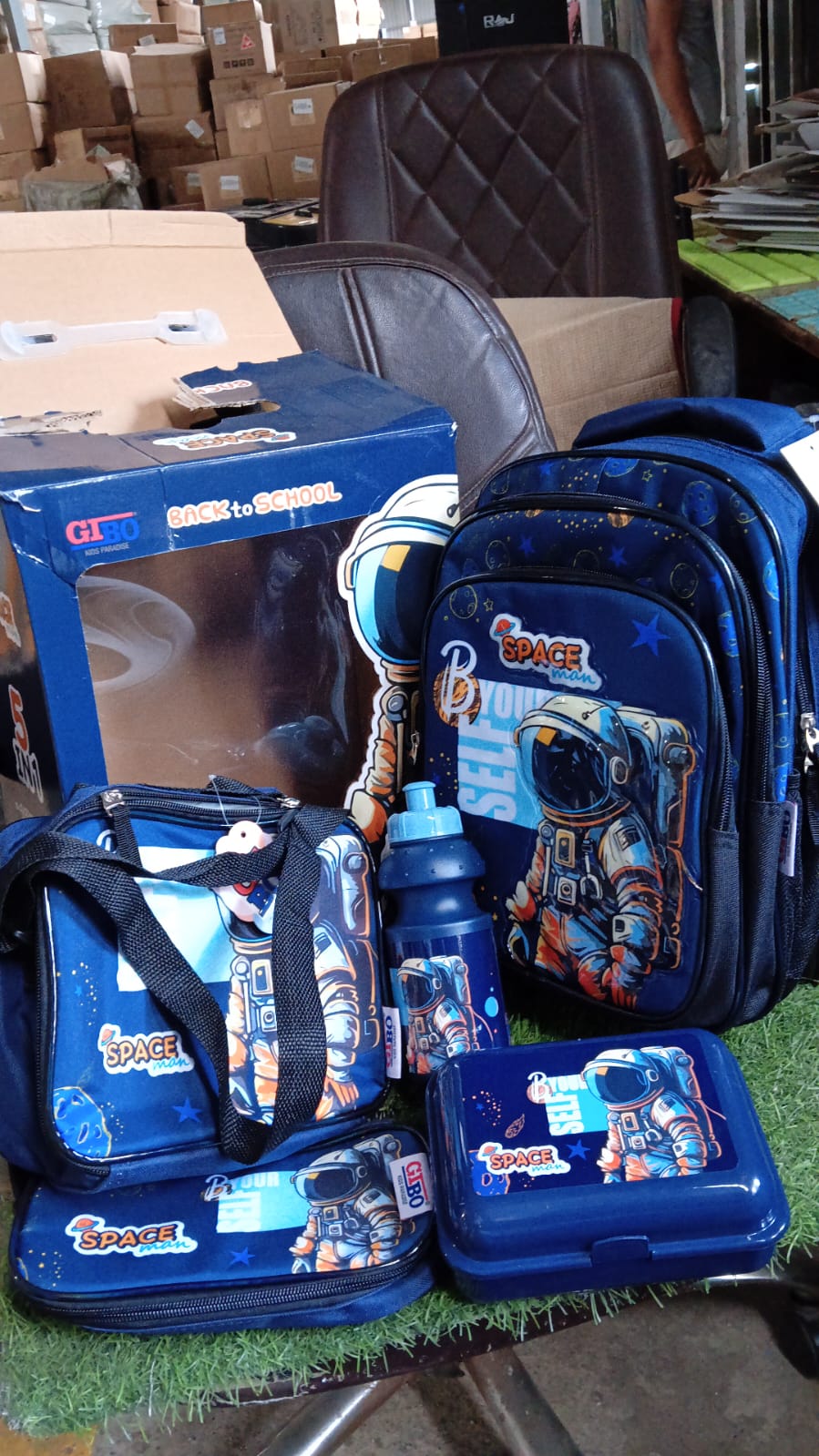 5 In 1 School Bag Includes Lunch Bag 14 Inch School Bags Water Bottle Pencil Case In Box Packing (1 Set Mix Color)) - Happy Price - Image 7