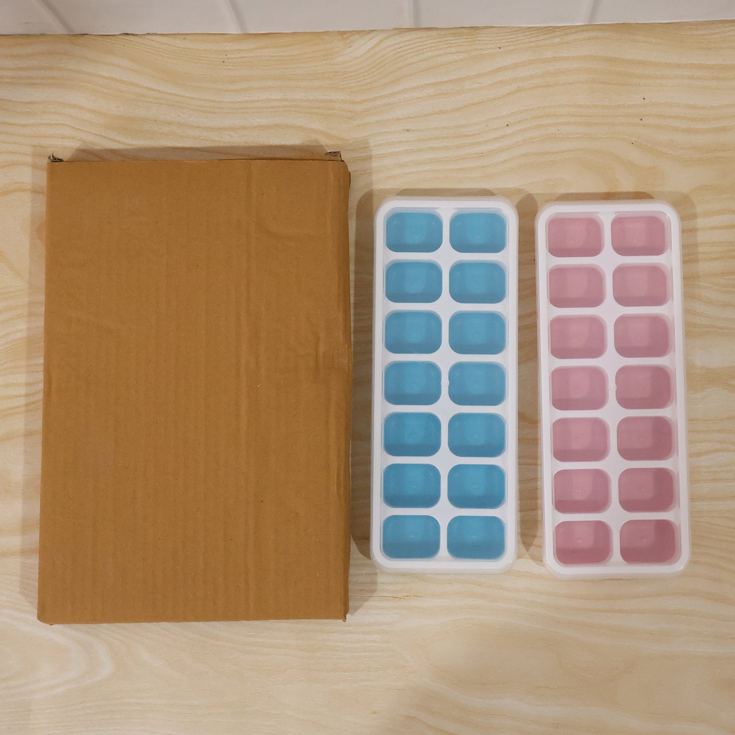 Set of 2 Plastic Ice Cube Trays with Lids - 14 Grids Each - Happy Price - Image 7