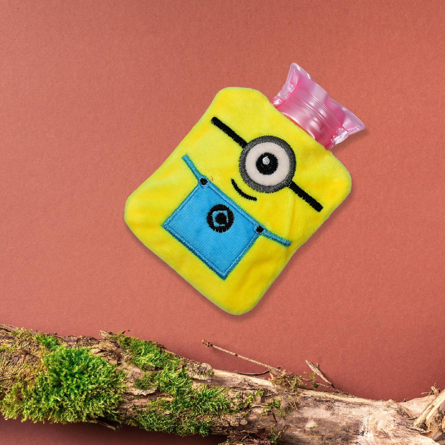 Minions Small Hot Water Bag With Cover For Pain Relief Neck Shoulder Pain And Hand Feet Warmer Menstrual Cramps. - Happy Price - Image 4