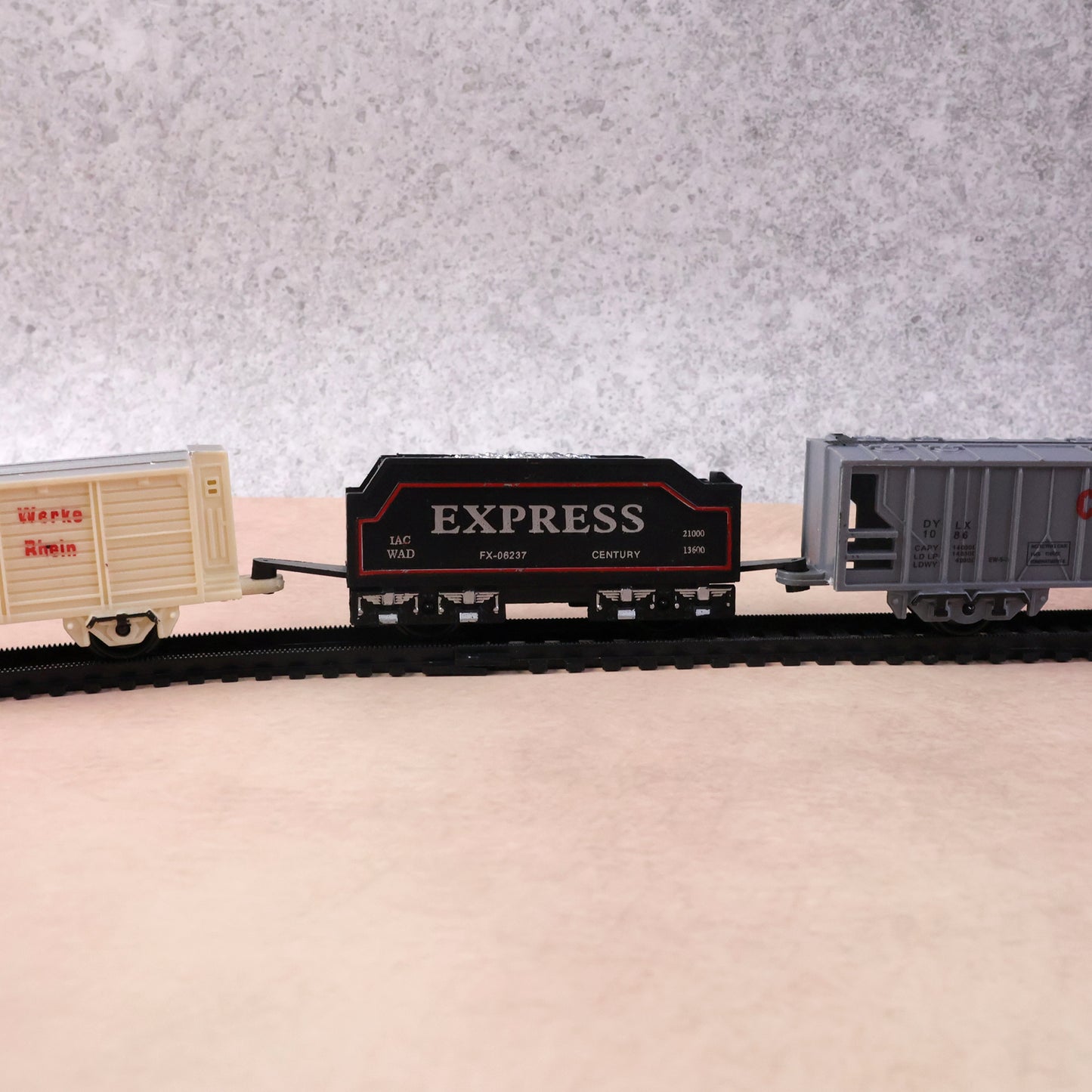 19 Pc Battery Operated Toy Train Set with Track for Kids - Great Price - Image 4