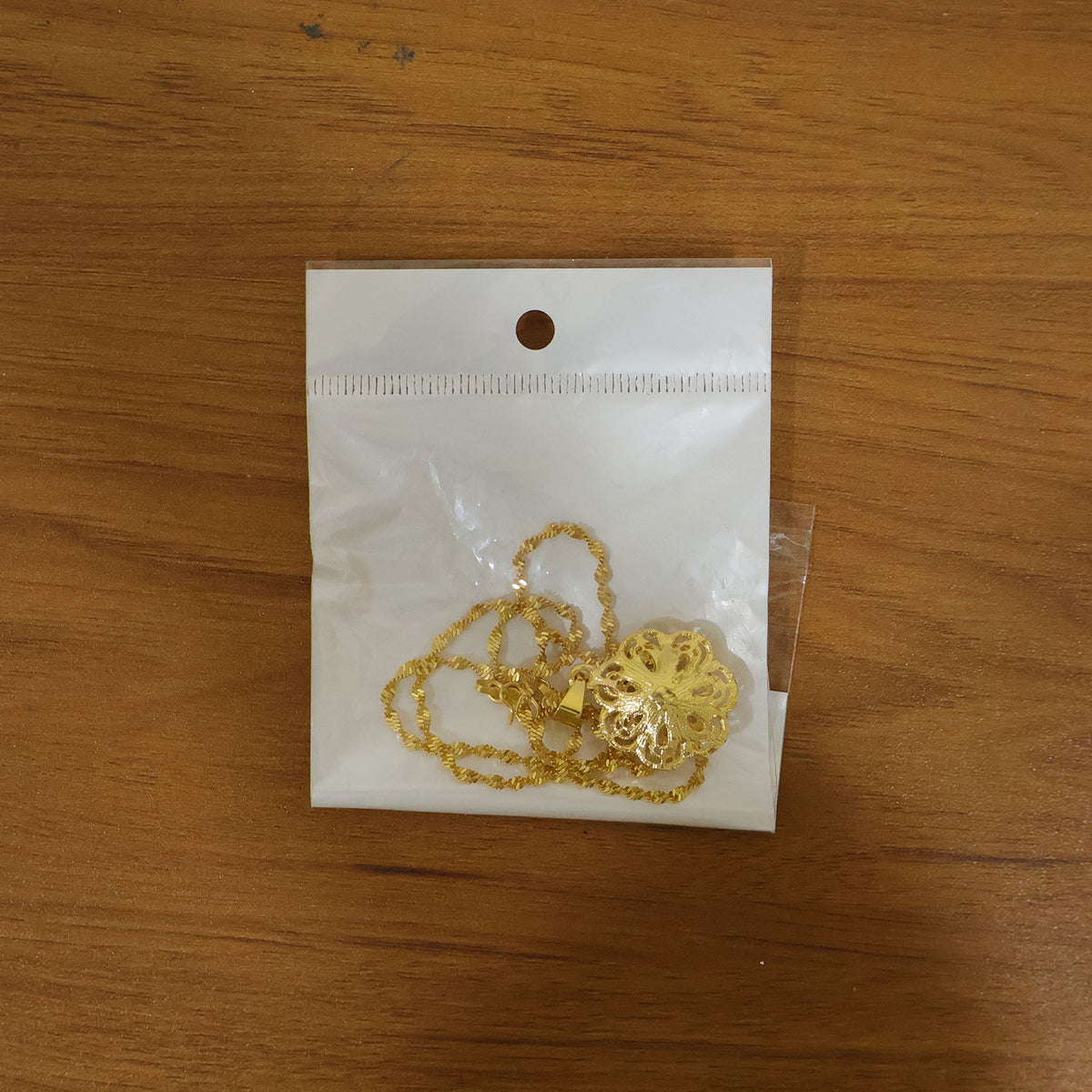 Gold Plated Floral Pendant Necklace for Women (1 Pc) - Happy Price - Image 7