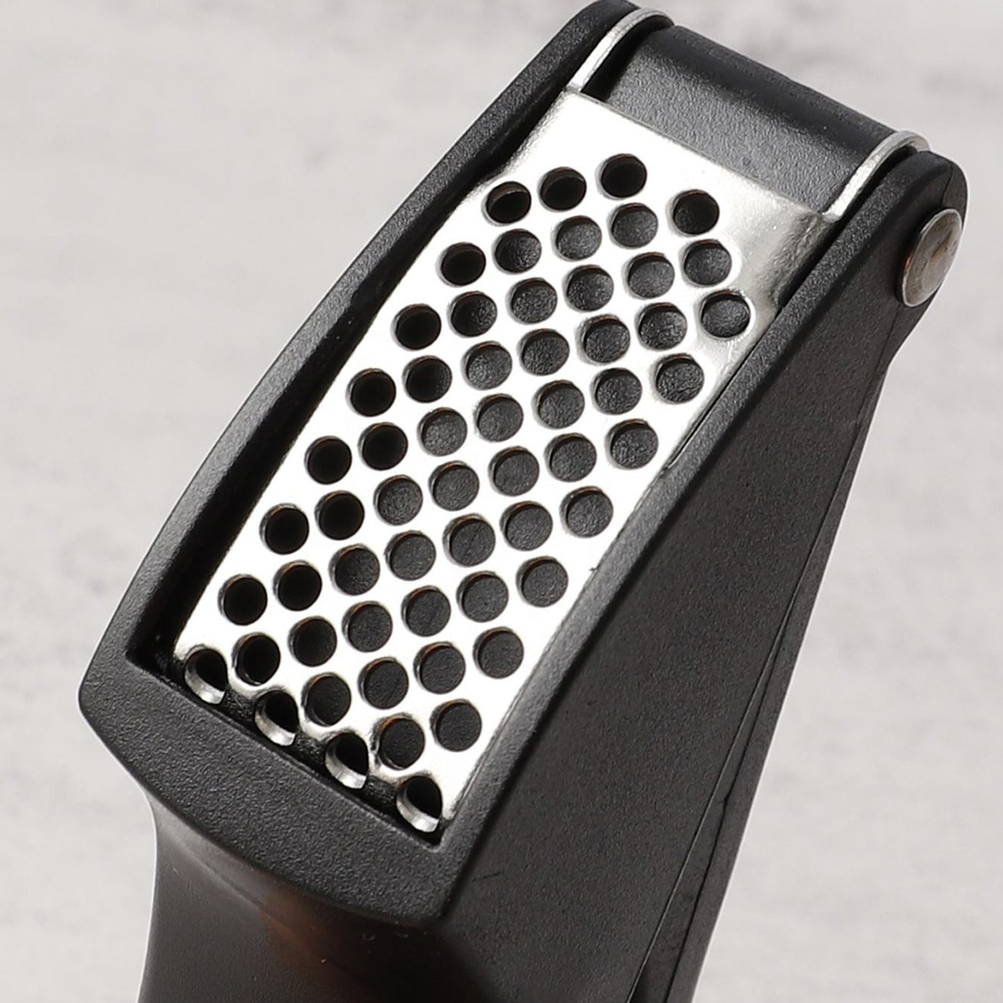 Manual Garlic Press & Mincer Tool - Easy Squeeze Kitchen Gadget (1 Pc) - Happy Price - Image 6