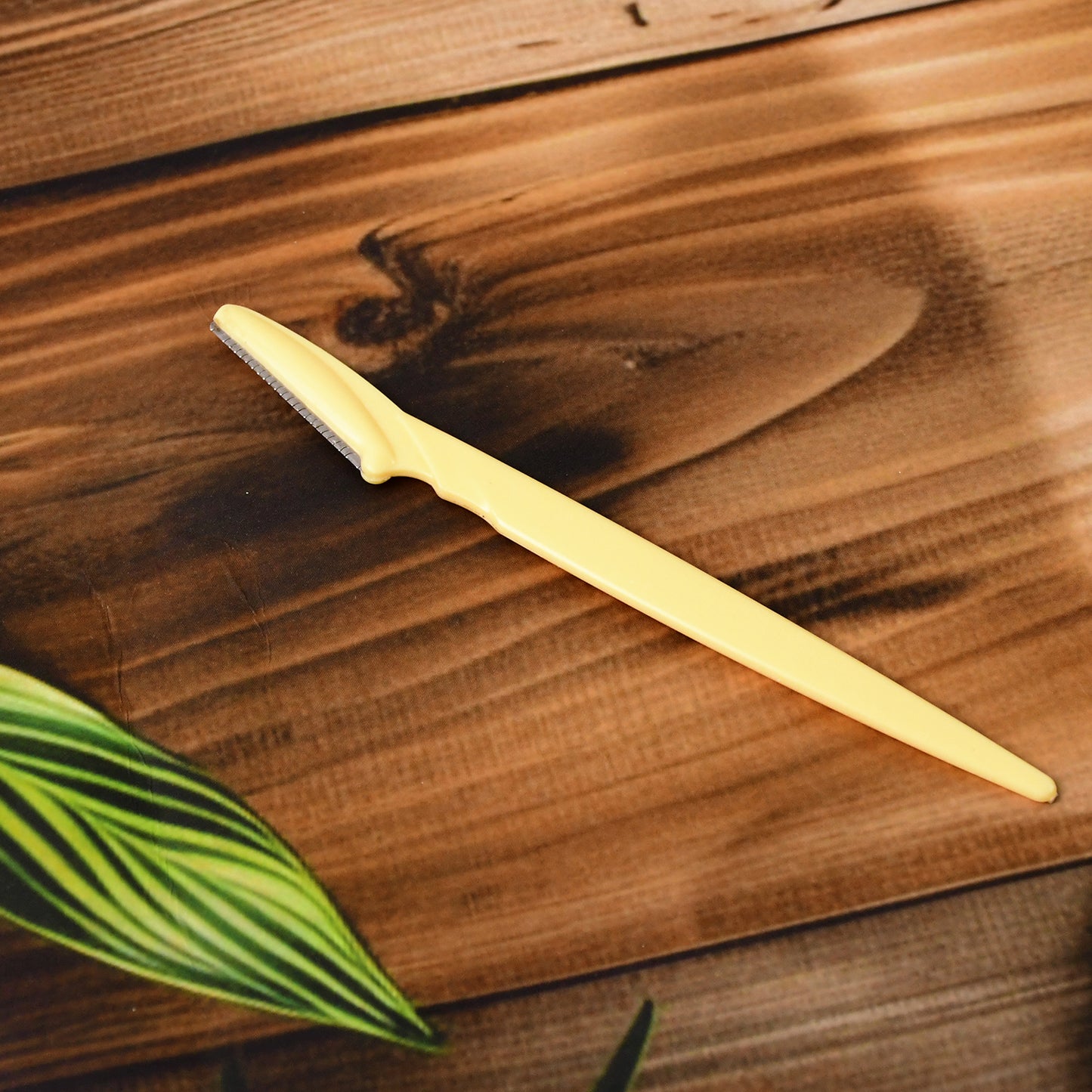 Precision Eyebrow Shaper & Facial Hair Trimmer - 1 Pc - Happy Price - Image 5