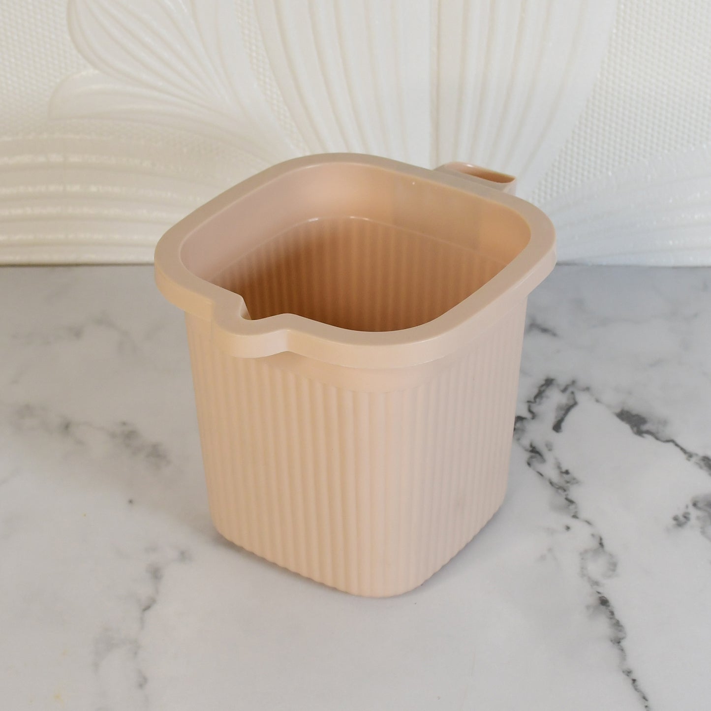 Plastic Square Bath Water Mug (1 Pc 1000 Ml Mix Color) - Happy Price - Image 7