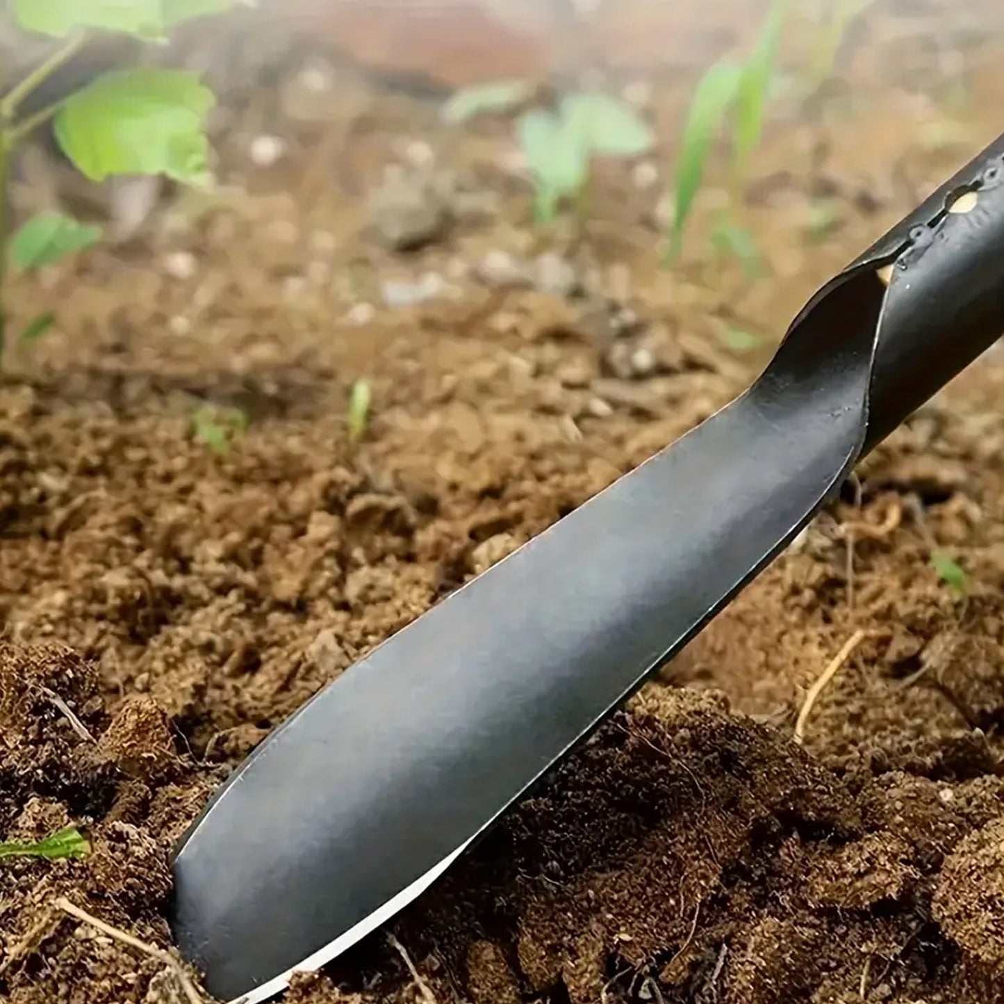 Durable Gardening Trowel with Wooden Handle - Metal Spade for Planting and Digging (1 Pc) - Happy Price - Image 3