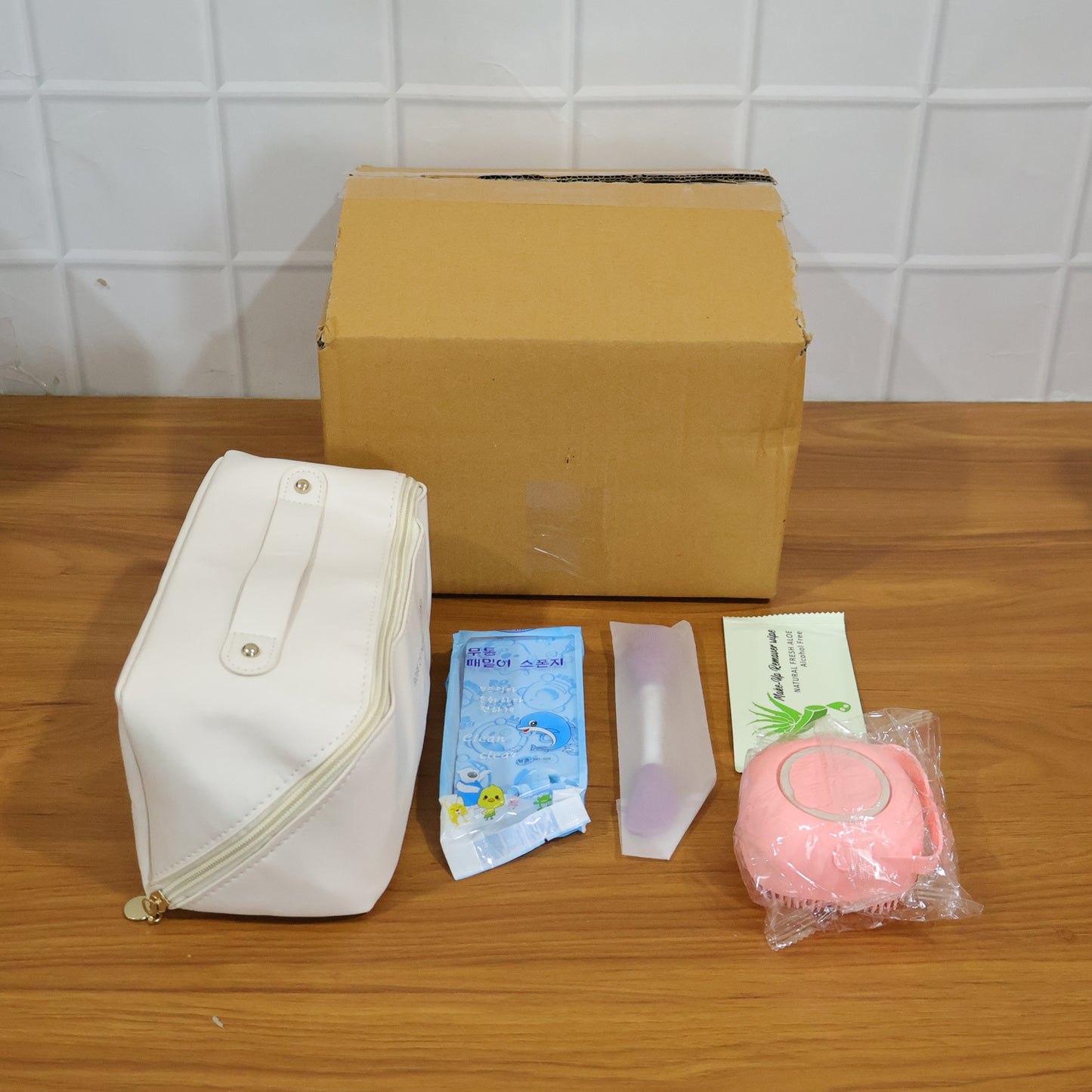 Women's Travel Hygiene Essentials Kit - 1 Set - Happy Price - Image 7