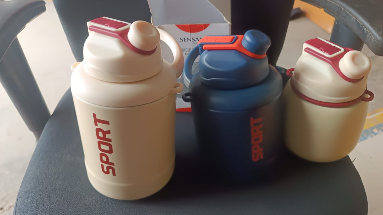 Sports Vacuum Bottle With Shoulder Strap 1 Pc Stylish Mix Design Size - Happy Price - Image 7