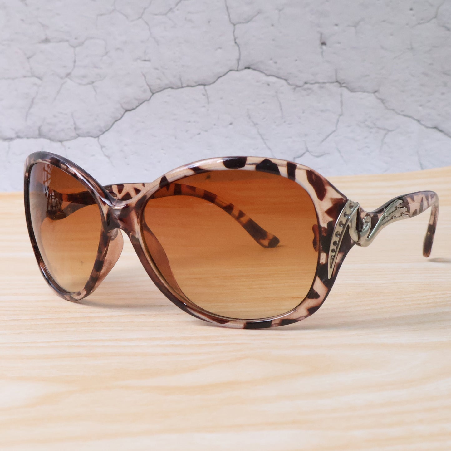 UV400 Protective Fashion Sunglasses for Men & Women - 1 Pc - Happy Price - Image 3