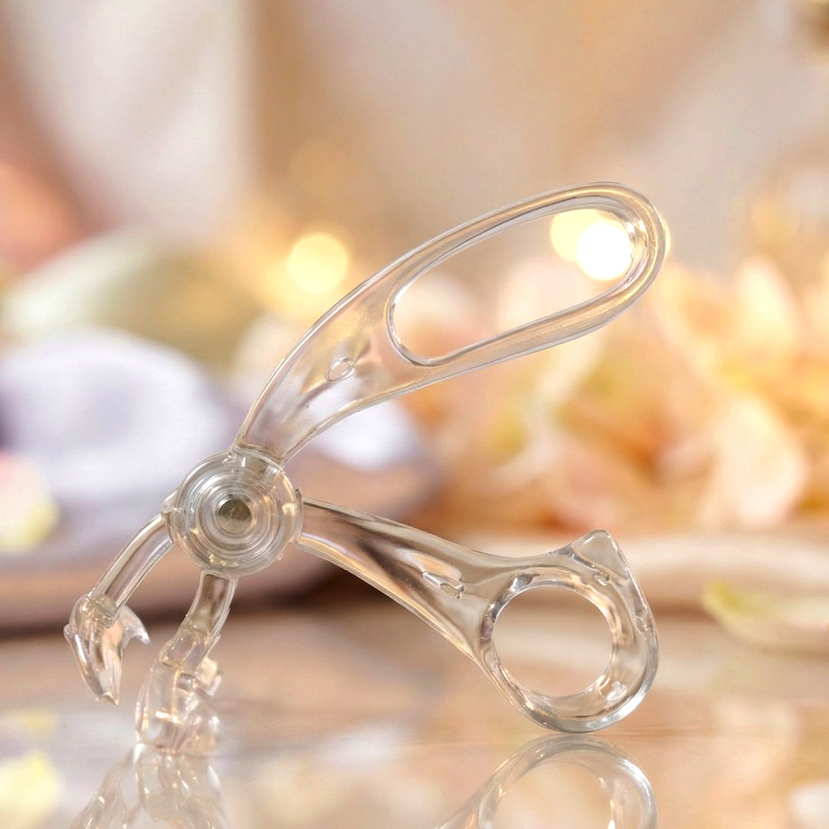 Plastic Eyelash Curler (1 Pc) - Gentle Lash Lift Tool - Happy Price - Image 2
