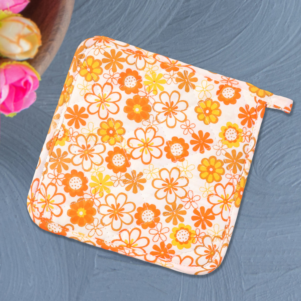 Floral Print Quilted Pot Holder Pad for Kitchen - Heat Resistant Oven Mitt (1 Pc, 16x16 Cm) - Happy Price - Image 3