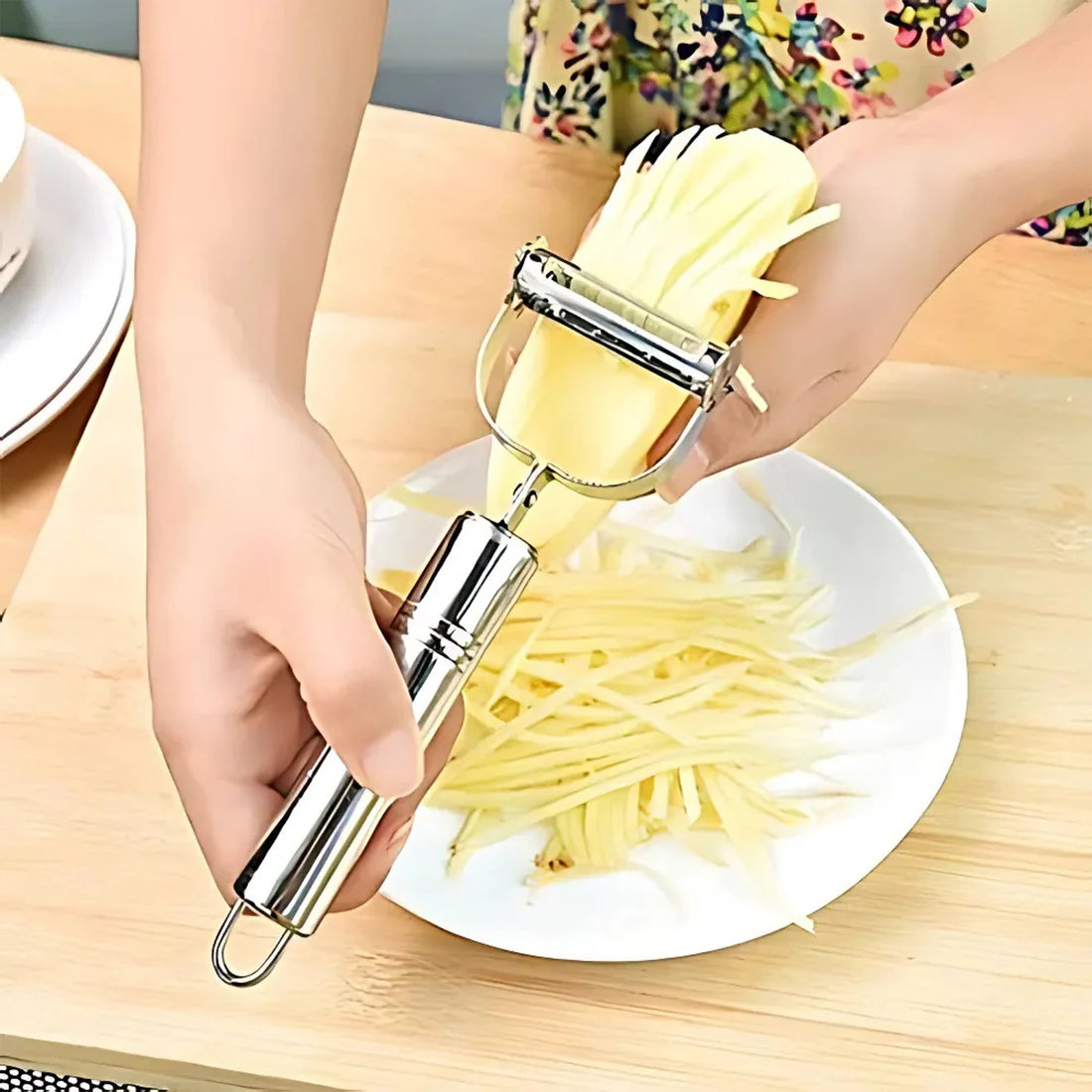 2-in-1 Stainless Steel Vegetable Peeler & Julienne Cutter (1 Pc) - Happy Price - Image 3